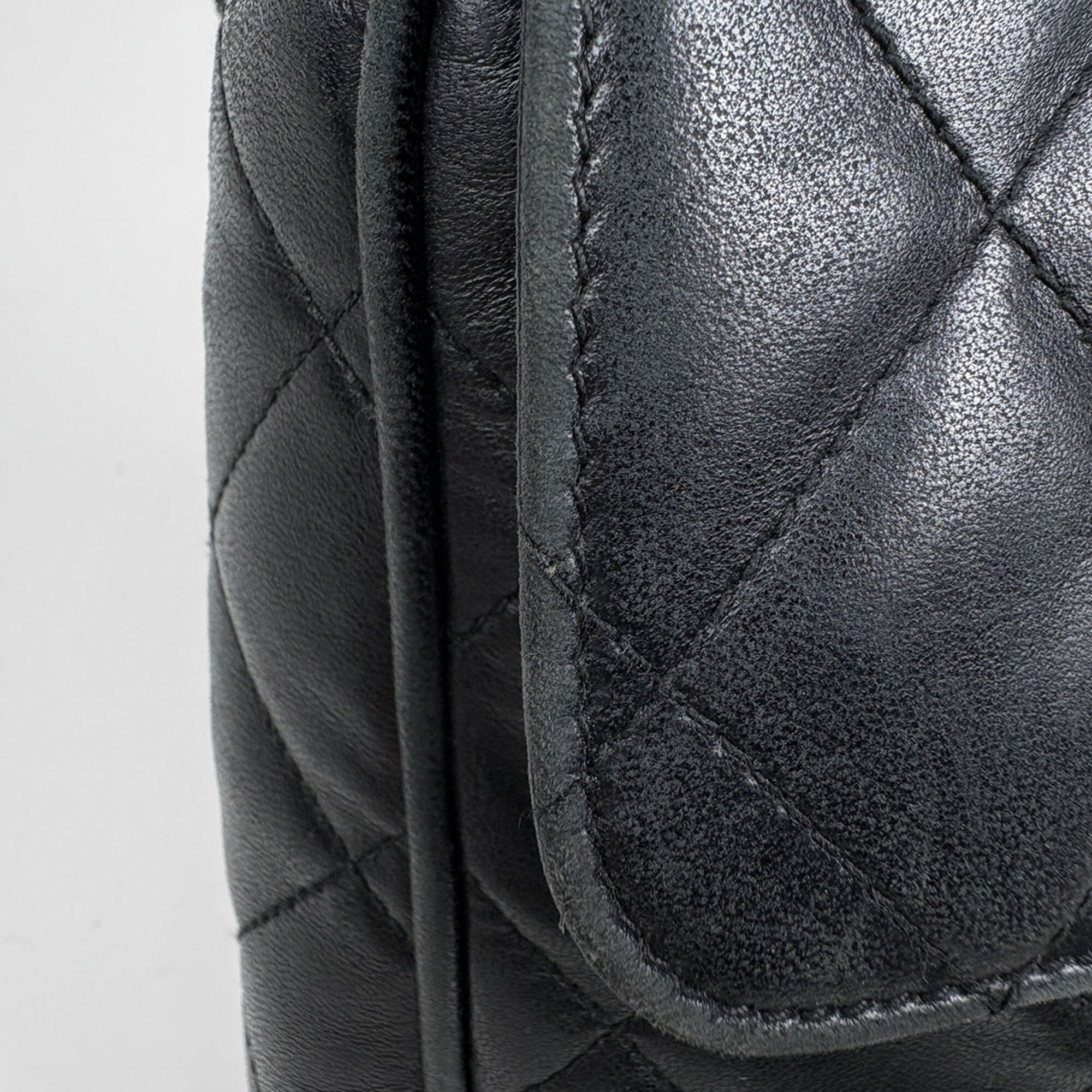 Leather Shoulder Bag (Pre-Owned) - Chanel - Modalova
