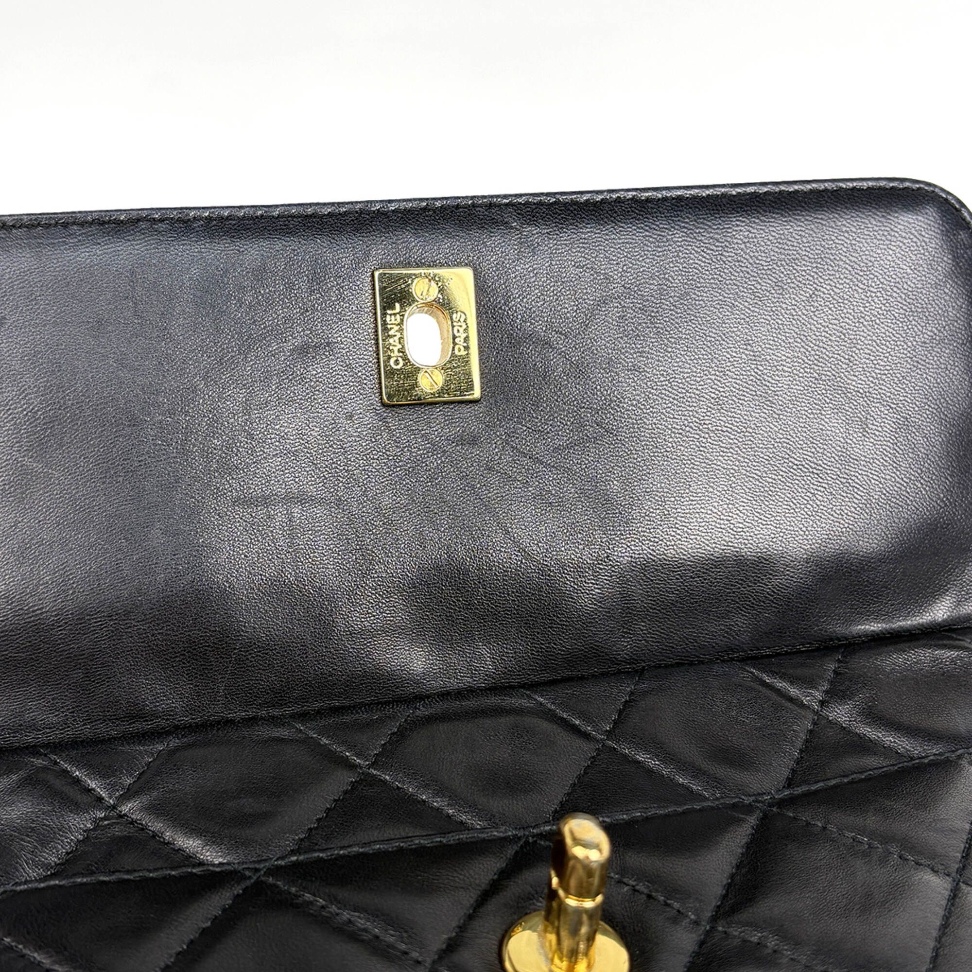 Leather Shoulder Bag (Pre-Owned) - Chanel - Modalova