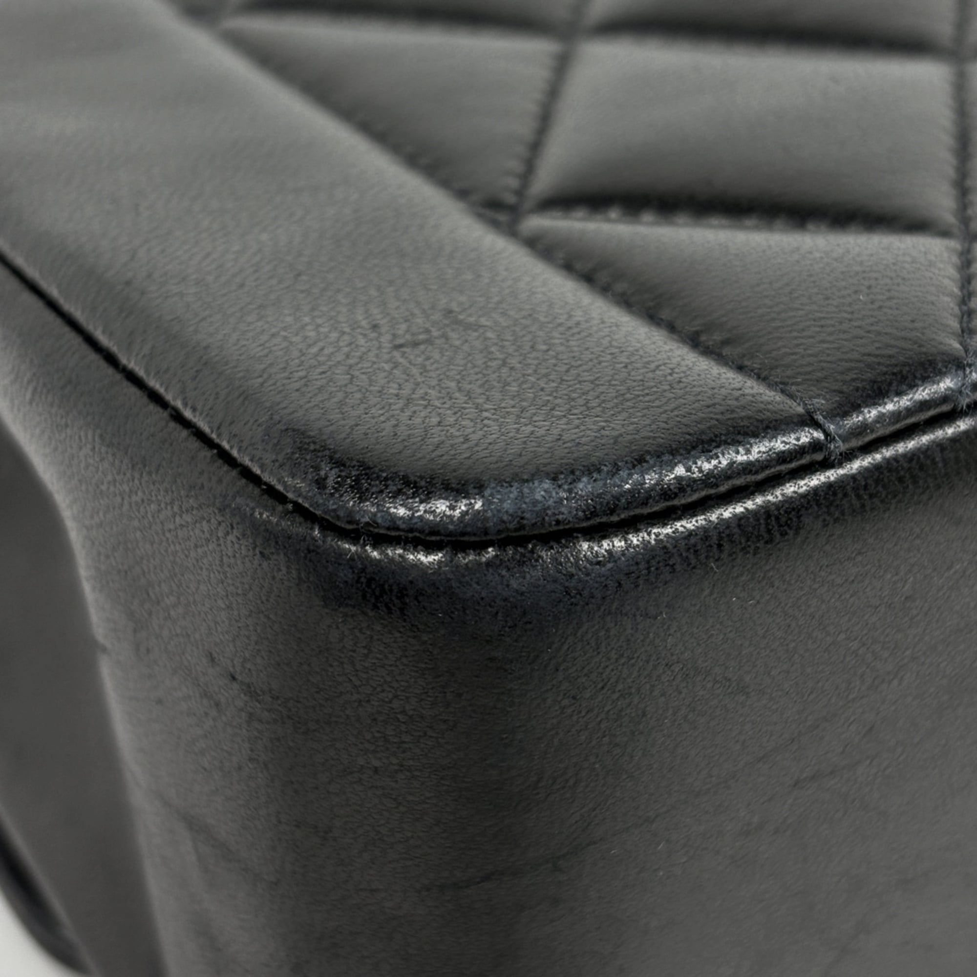 Leather Shoulder Bag (Pre-Owned) - Chanel - Modalova