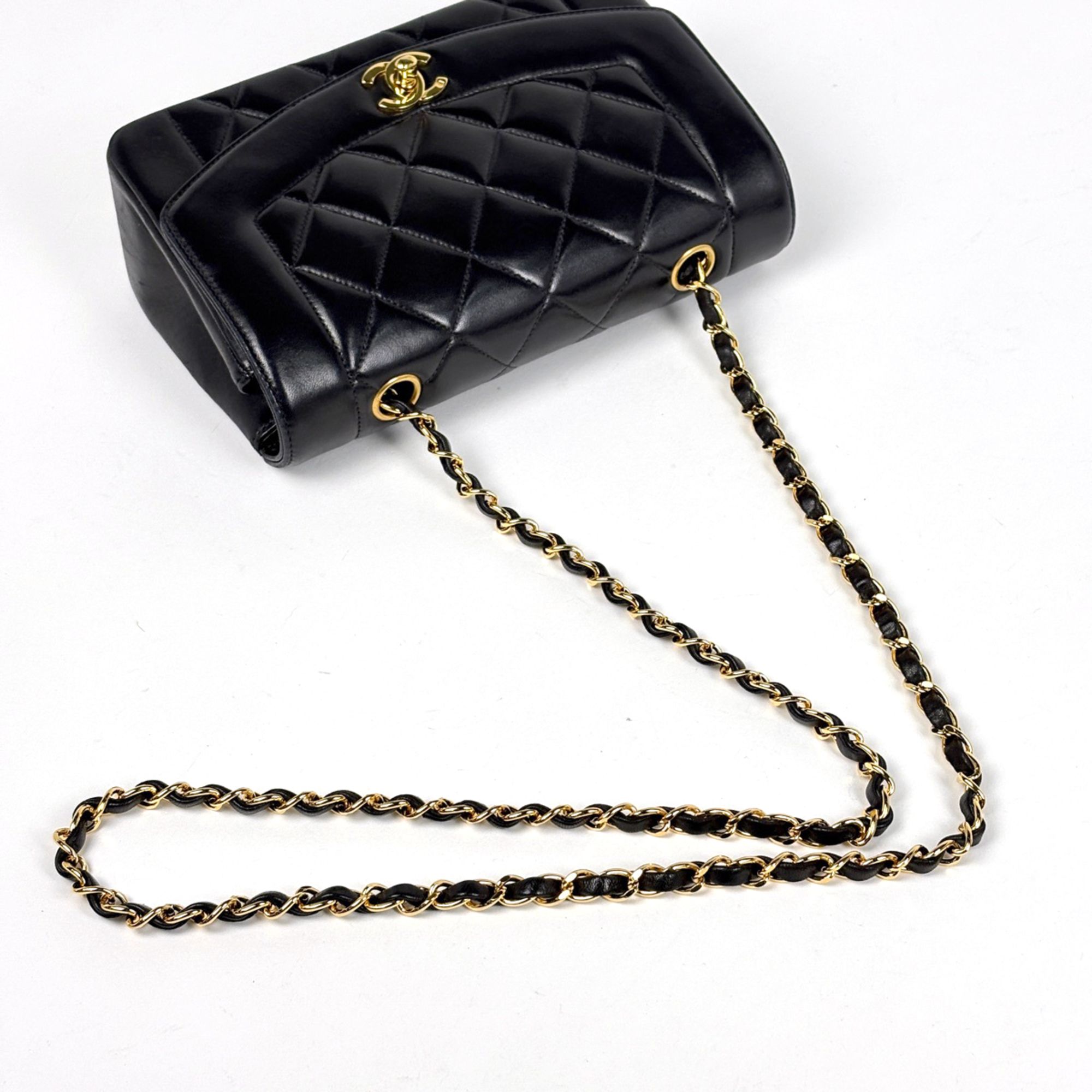 Leather Shoulder Bag (Pre-Owned) - Chanel - Modalova