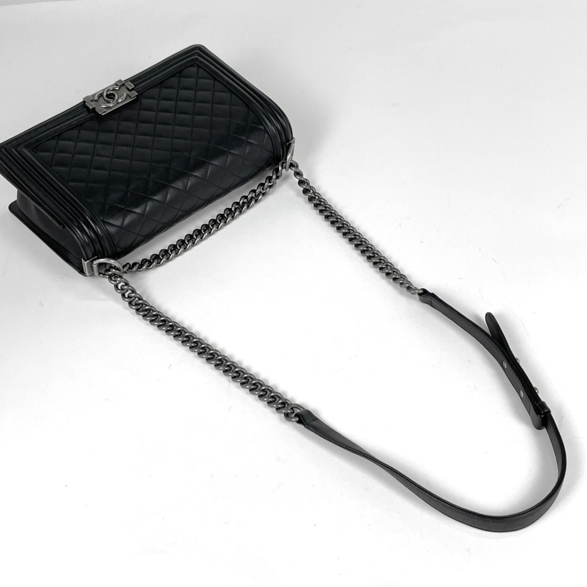 Leather Shoulder Bag (Pre-Owned) - Chanel - Modalova