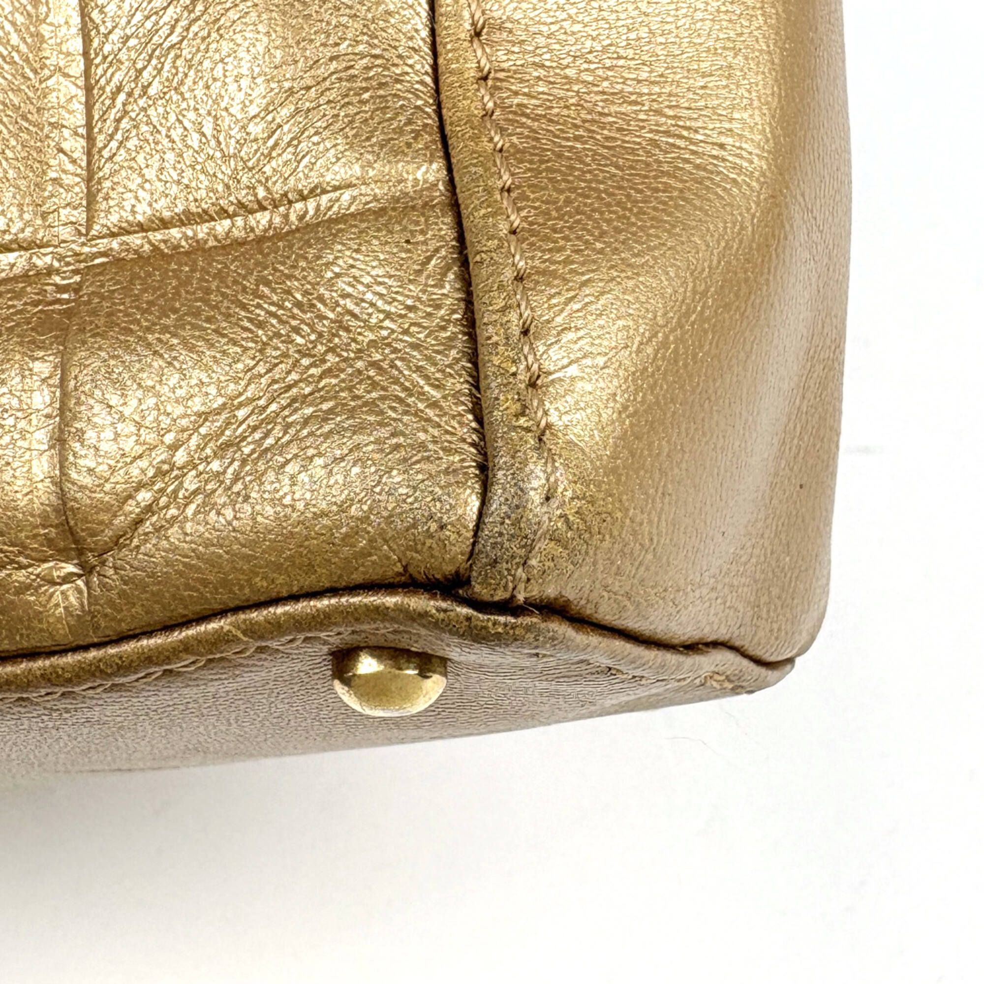 Chocolate Bar Leather Shoulder Bag (Pre-Owned) - Chanel - Modalova