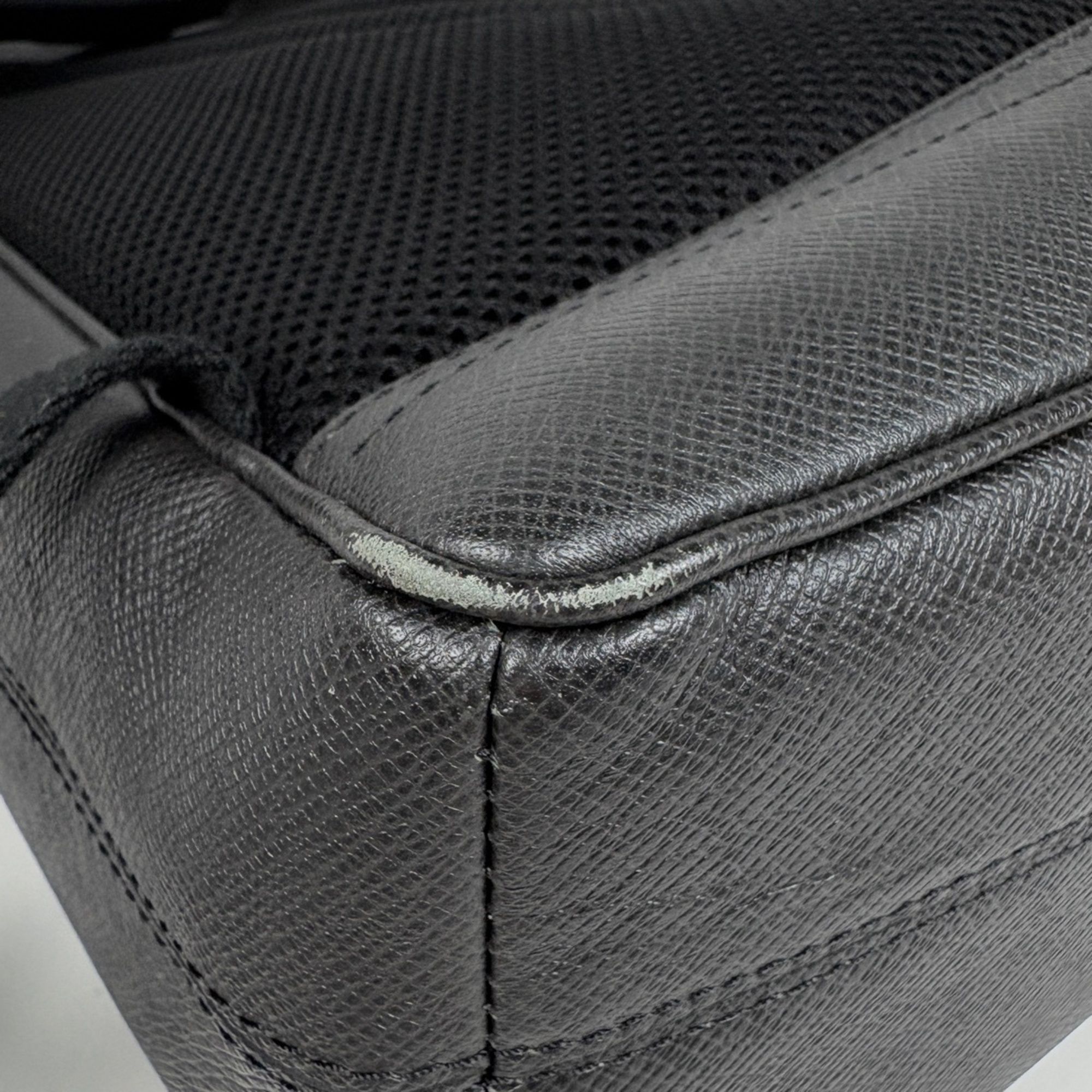 Taiga Leather (Pre-Owned) - Louis Vuitton - Modalova