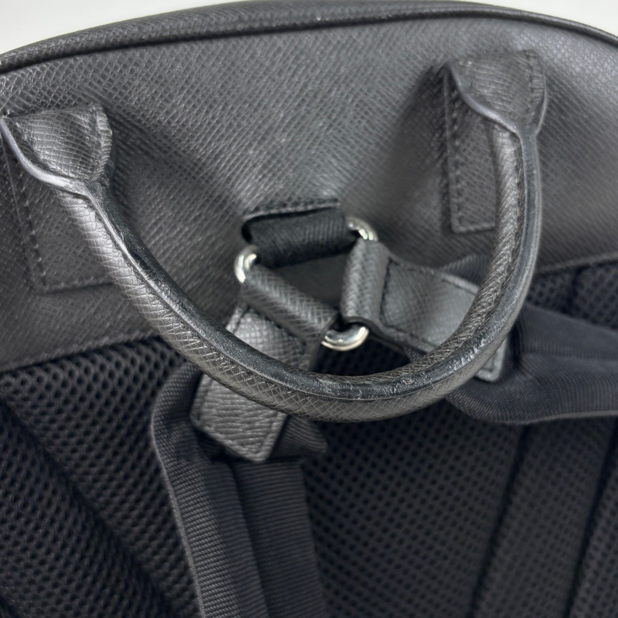 Taiga Leather (Pre-Owned) - Louis Vuitton - Modalova