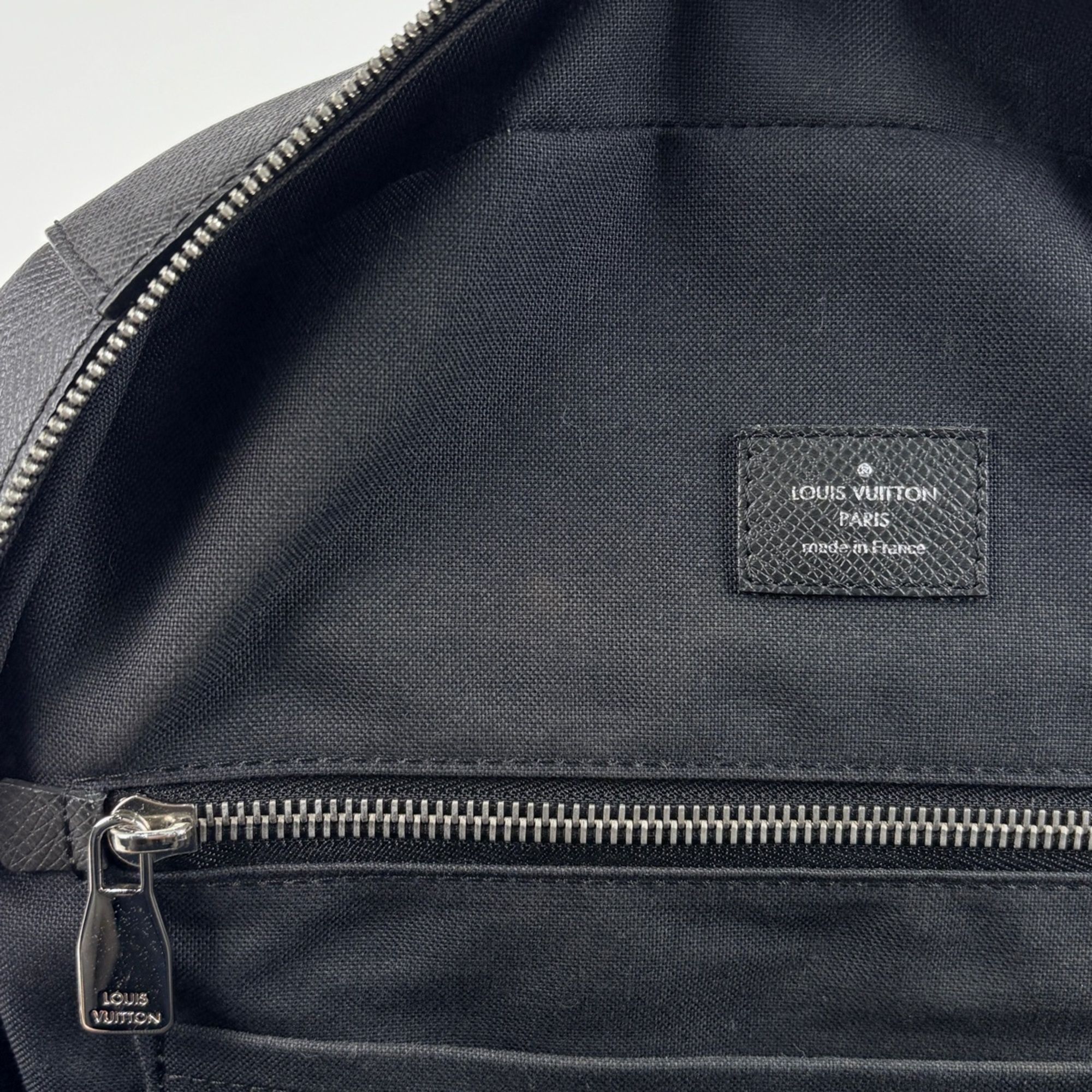 Taiga Leather (Pre-Owned) - Louis Vuitton - Modalova
