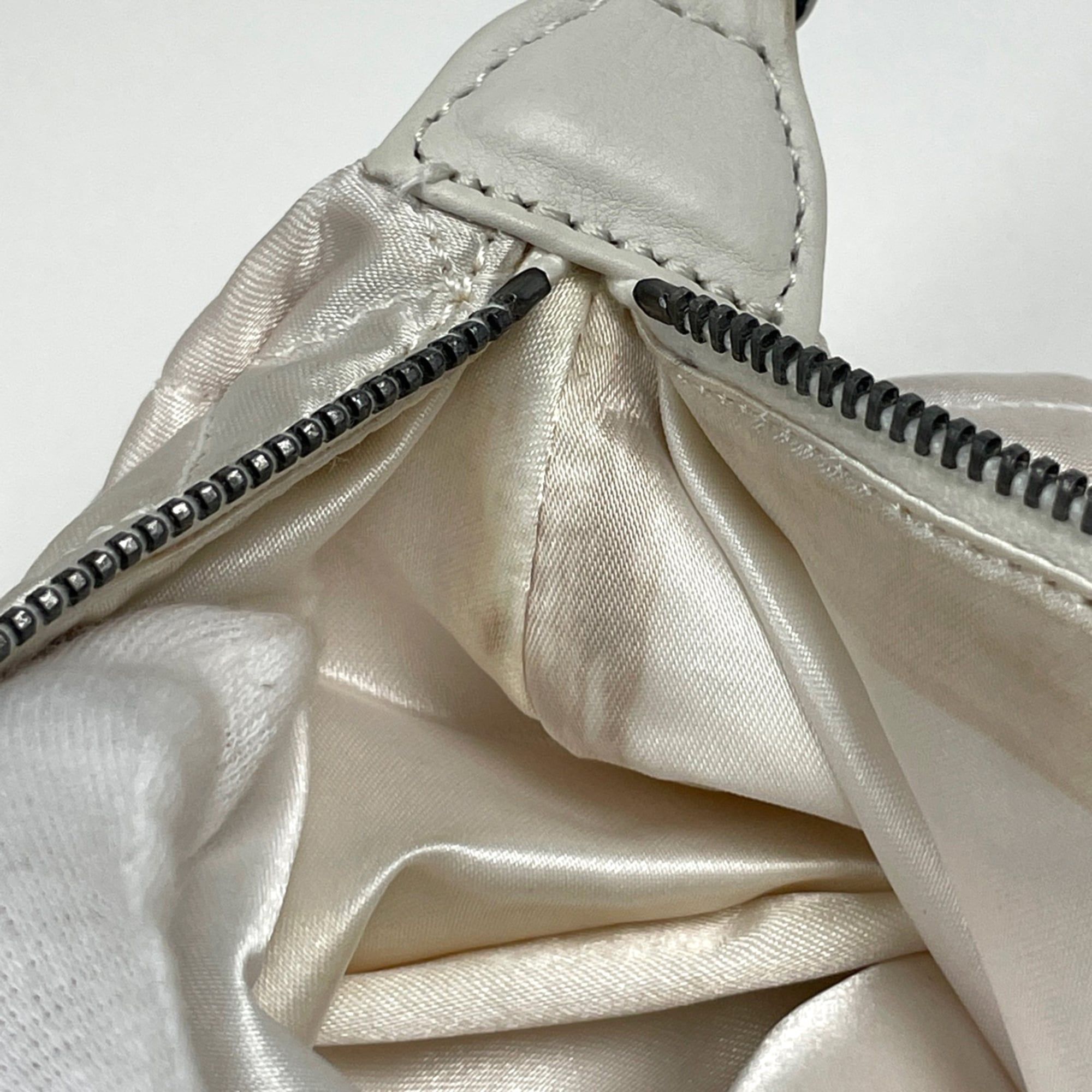 Leather Shoulder Bag (Pre-Owned) - Chanel - Modalova