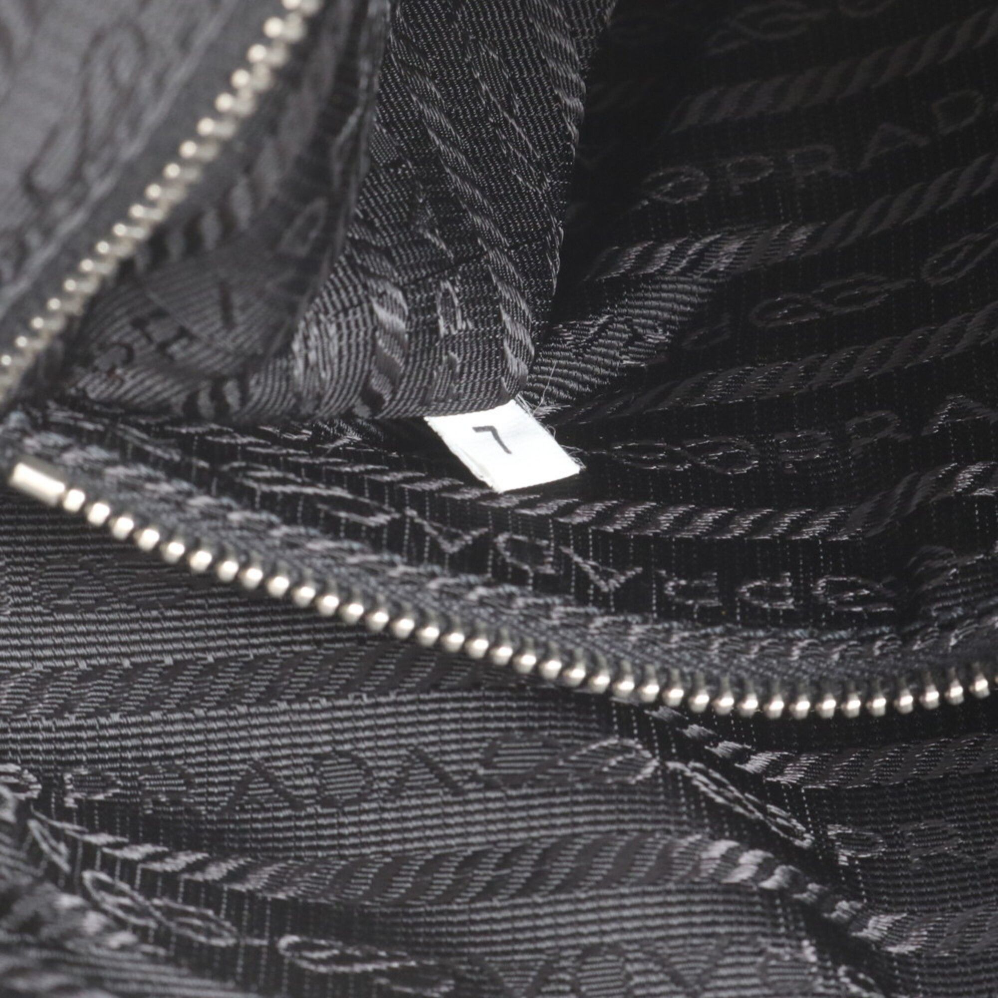 Leather Nylon Messenger Bag Shoulder Bag (Pre-Owned) - Prada - Modalova
