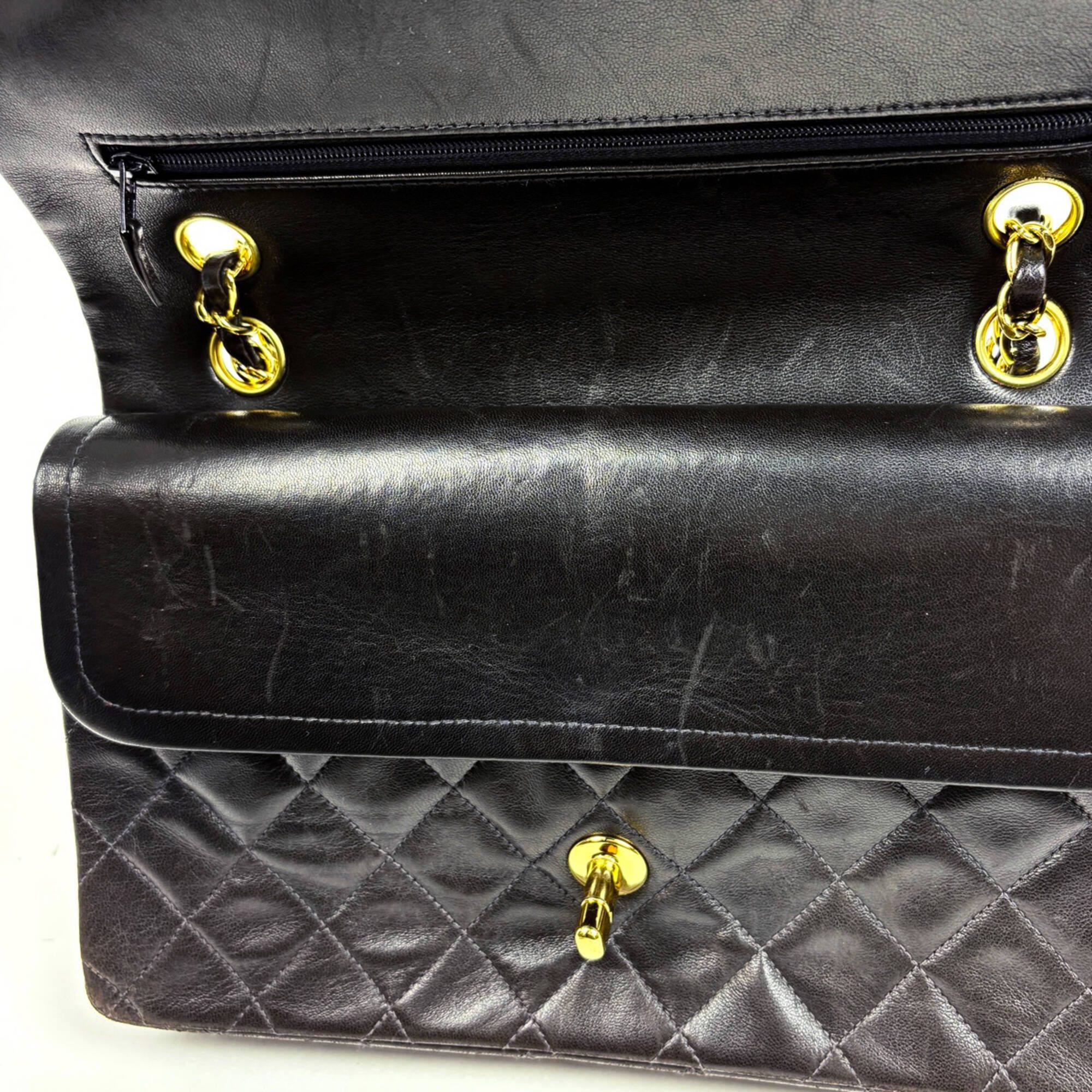 Leather Shoulder Bag (Pre-Owned) - Chanel - Modalova