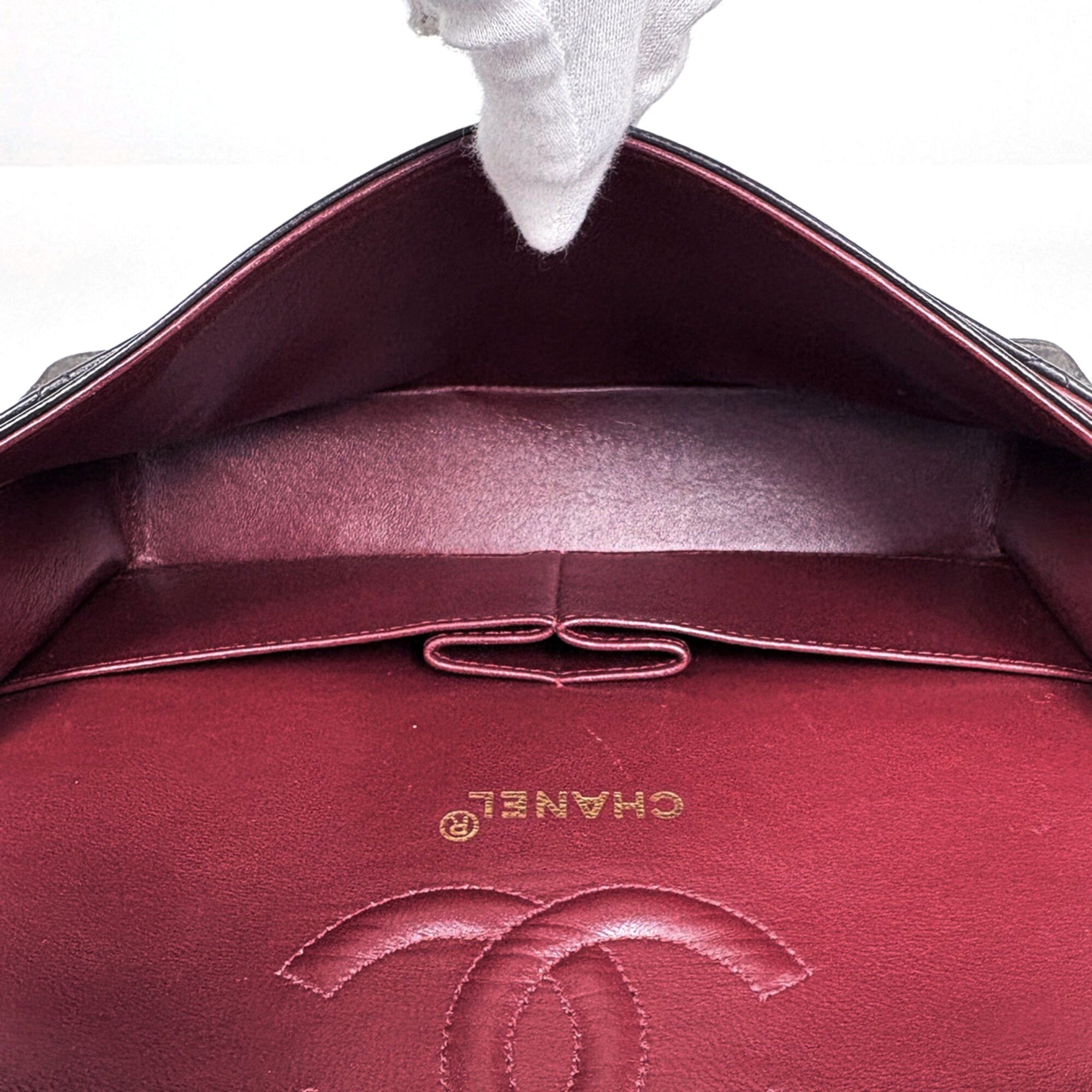 Leather Shoulder Bag (Pre-Owned) - Chanel - Modalova