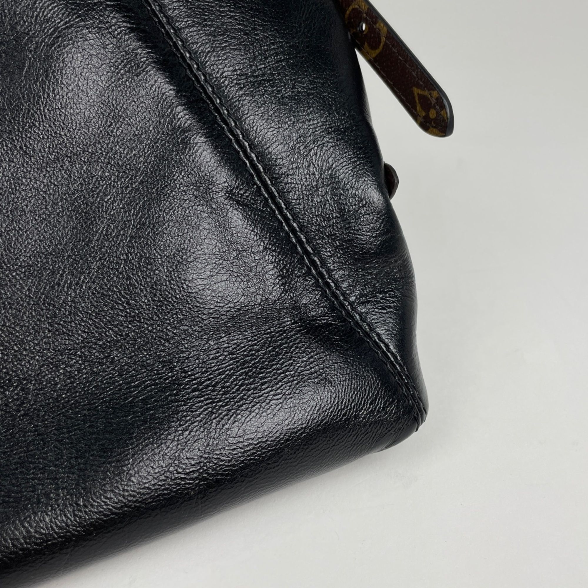 Leather Shoulder Bag (Pre-Owned) - Louis Vuitton - Modalova