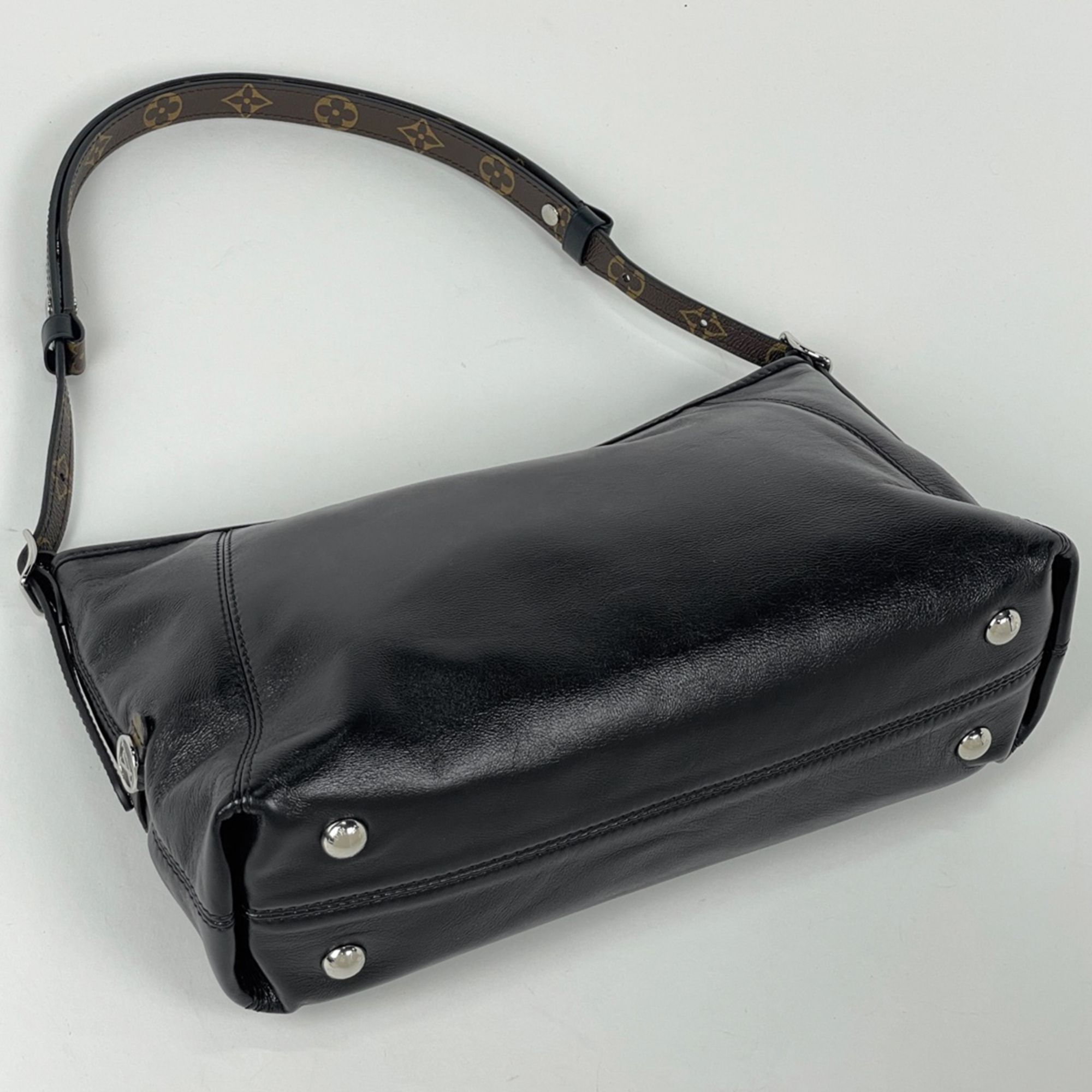 Leather Shoulder Bag (Pre-Owned) - Louis Vuitton - Modalova