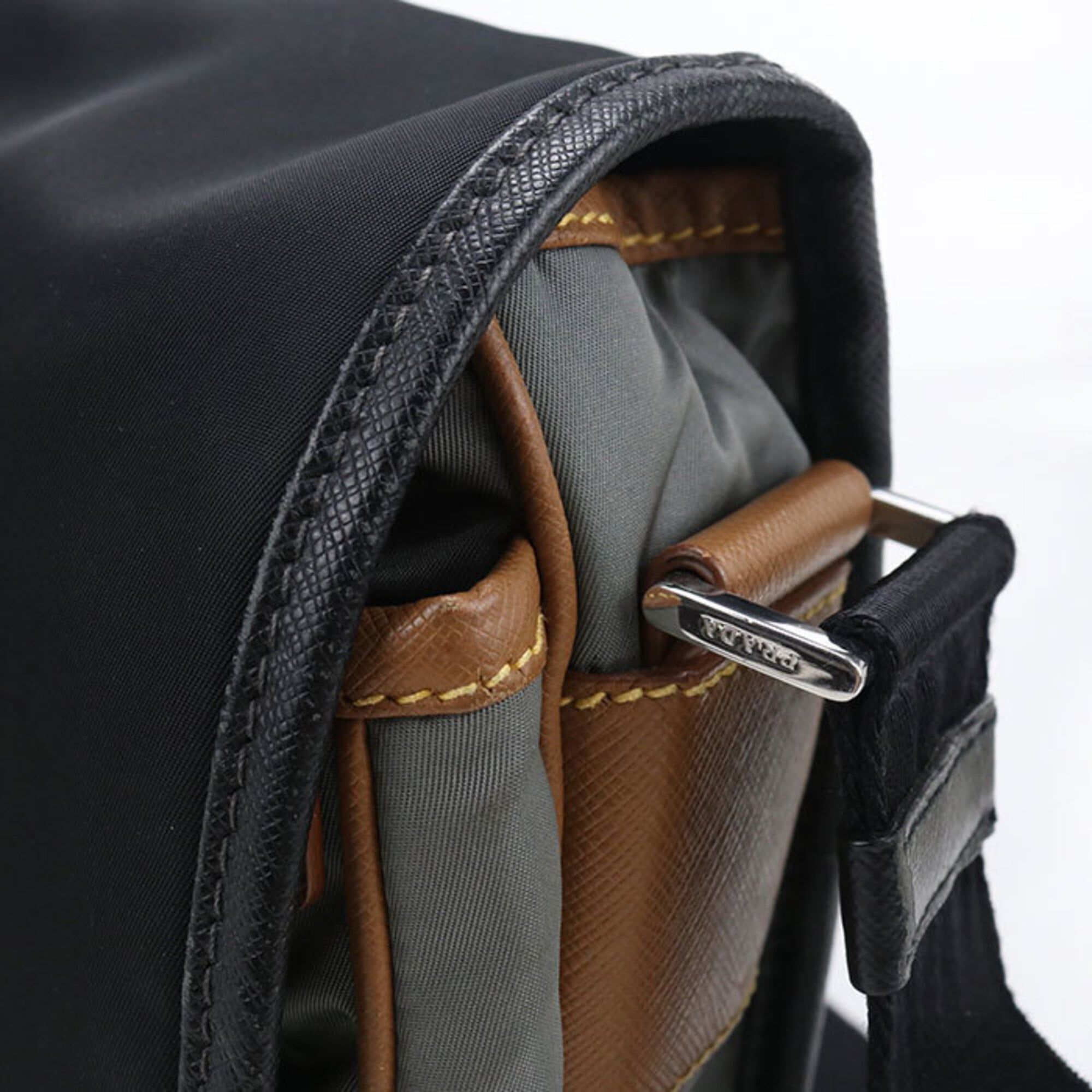 Nylon Shoulder Bag (Pre-Owned) - Prada - Modalova