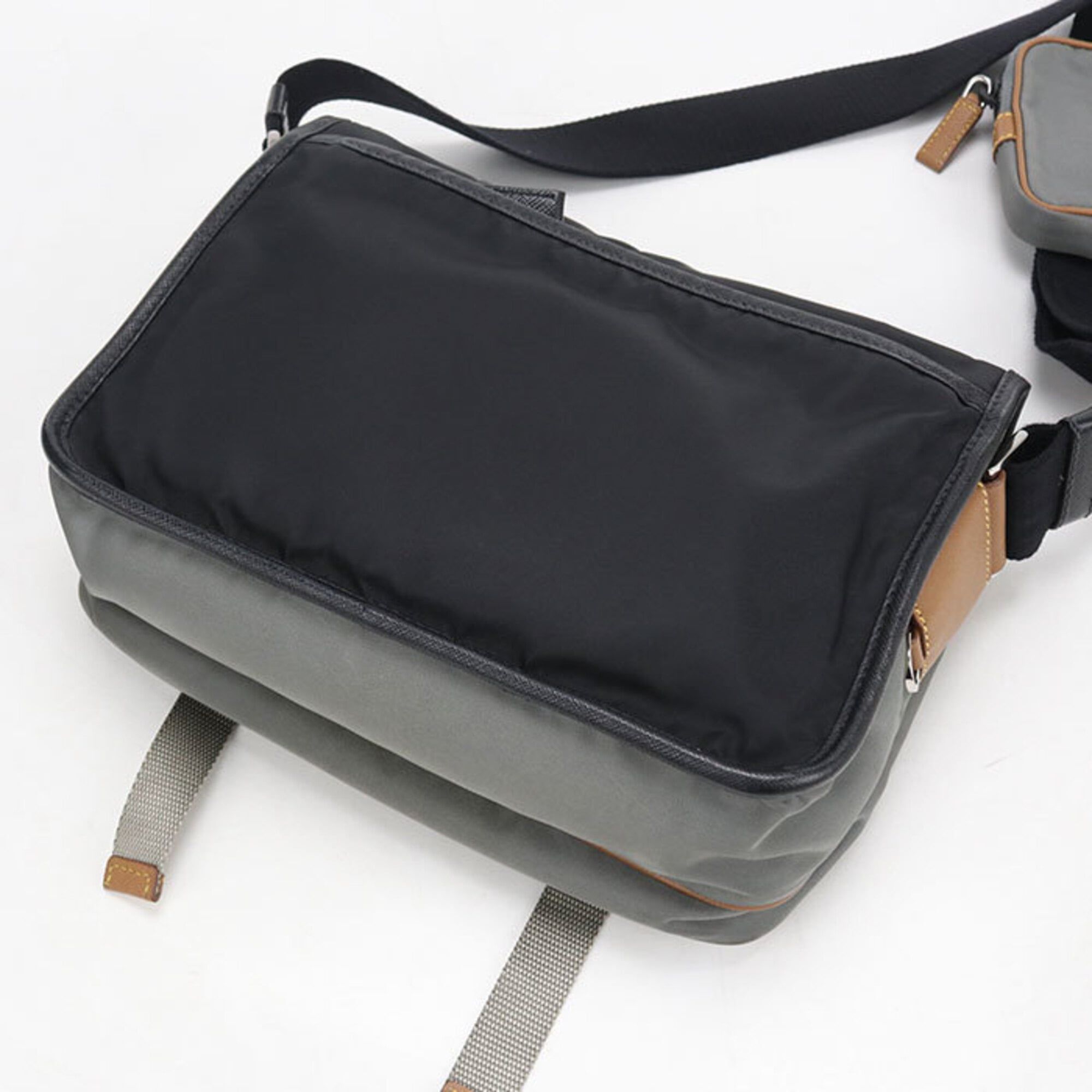 Nylon Shoulder Bag (Pre-Owned) - Prada - Modalova