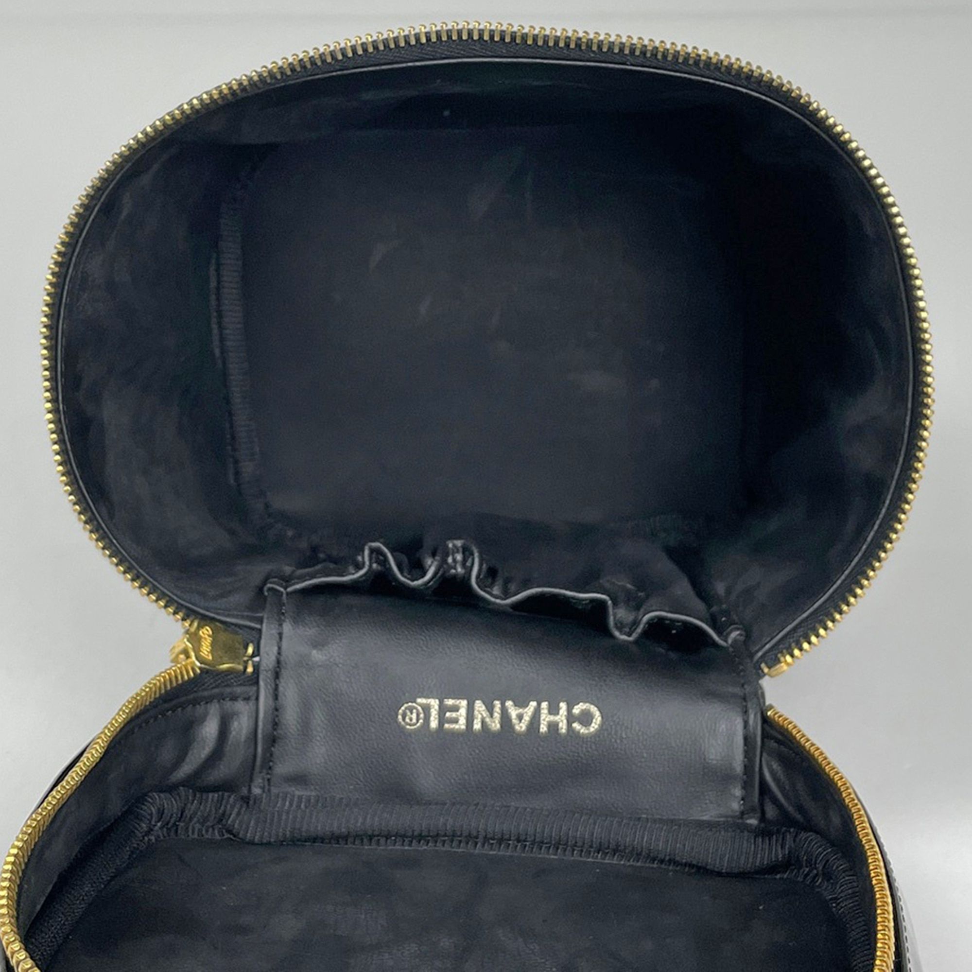 Patent Leather Pouch (Pre-Owned) - Chanel - Modalova