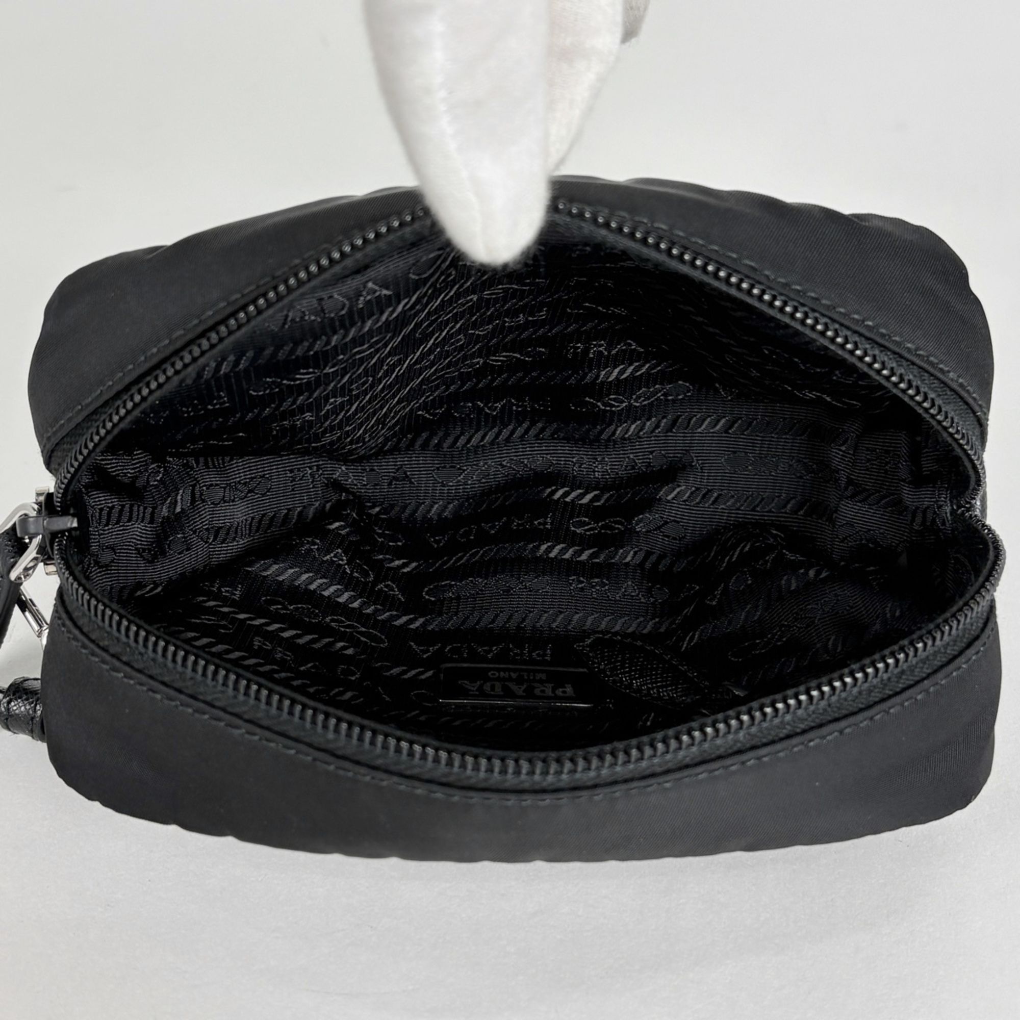 Prada Black Nylon Pouch (Pre-Owned) - Prada - Modalova