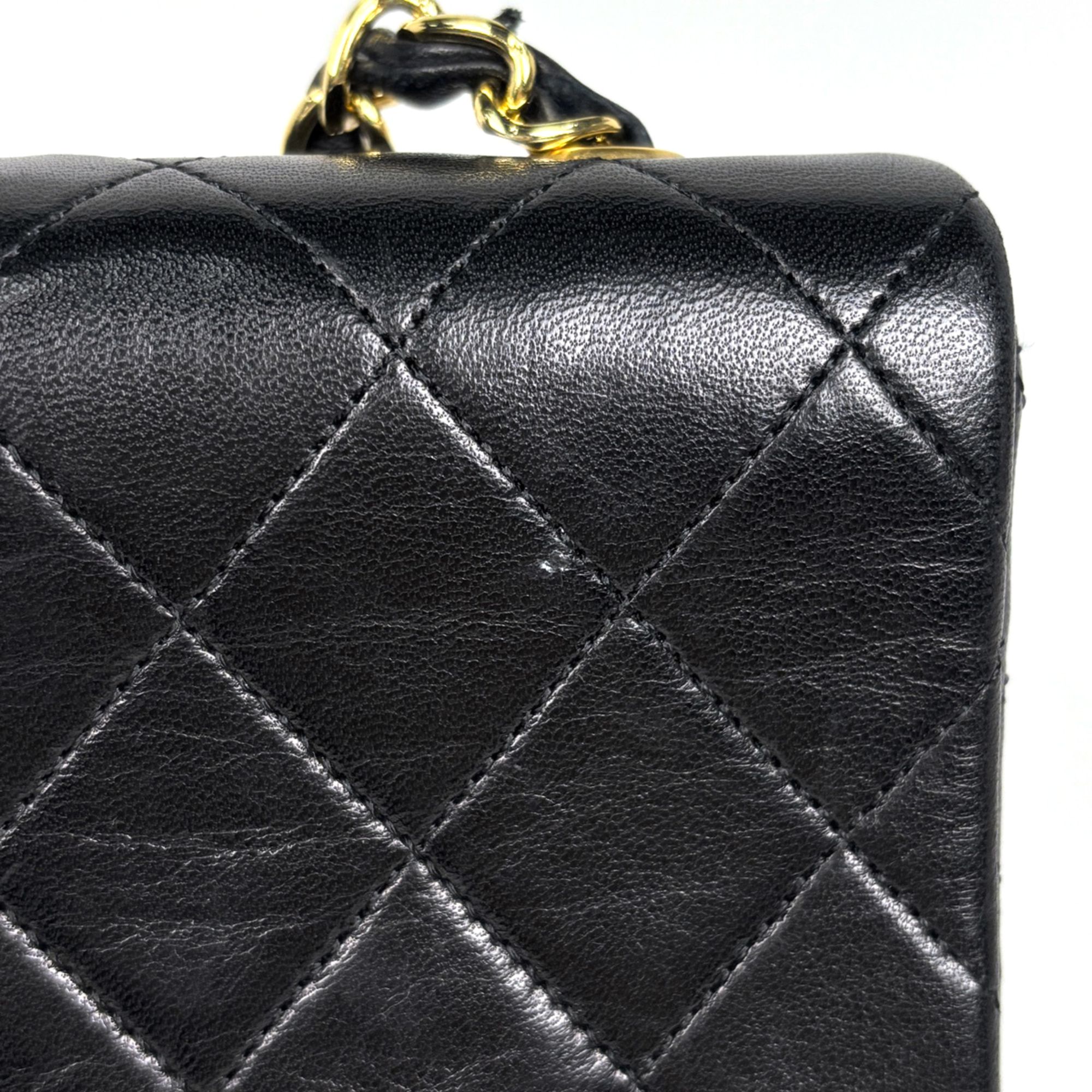 Leather Shoulder Bag (Pre-Owned) - Chanel - Modalova