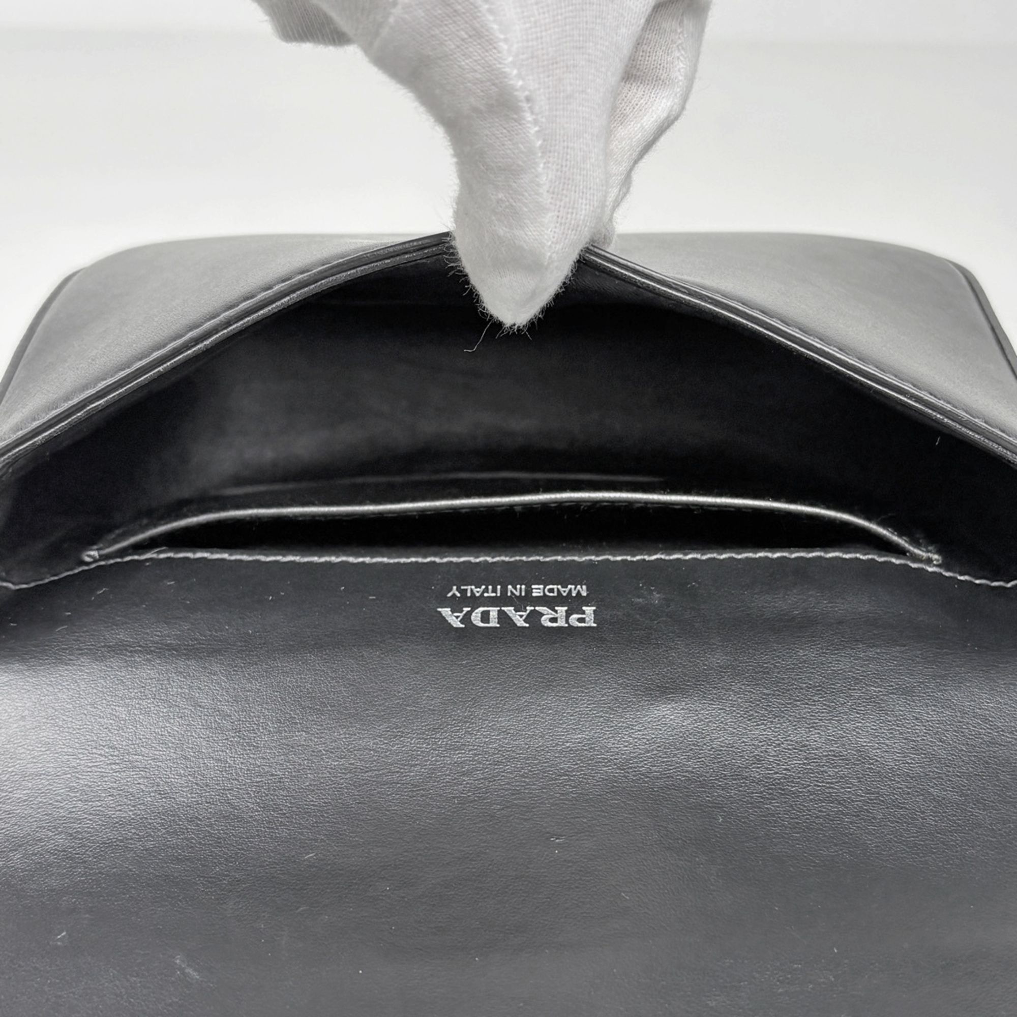 Saffiano Triangle Leather Shoulder Bag (Pre-Owned) - Prada - Modalova