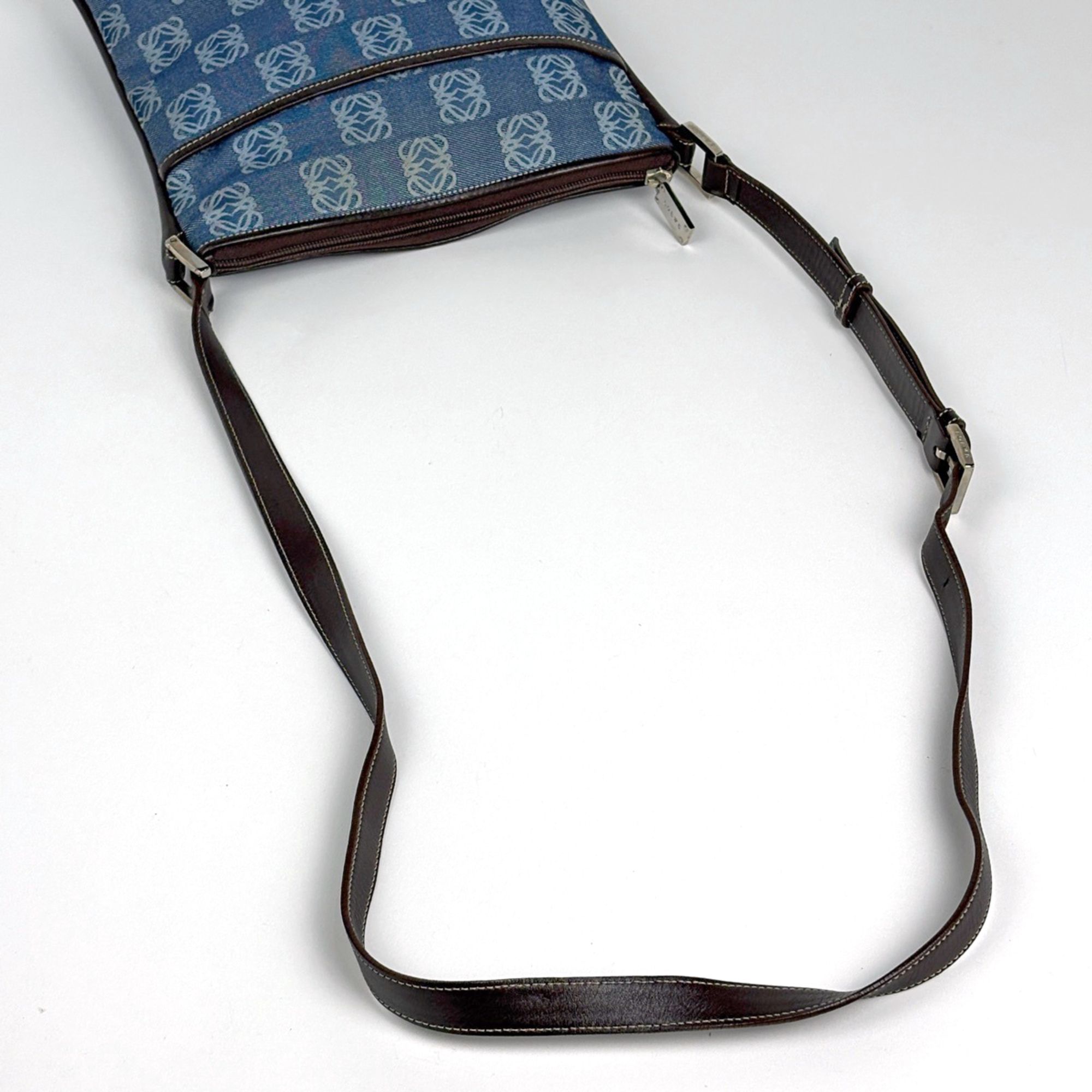 Canvas Leather Shoulder Bag (Pre-Owned) - Loewe - Modalova