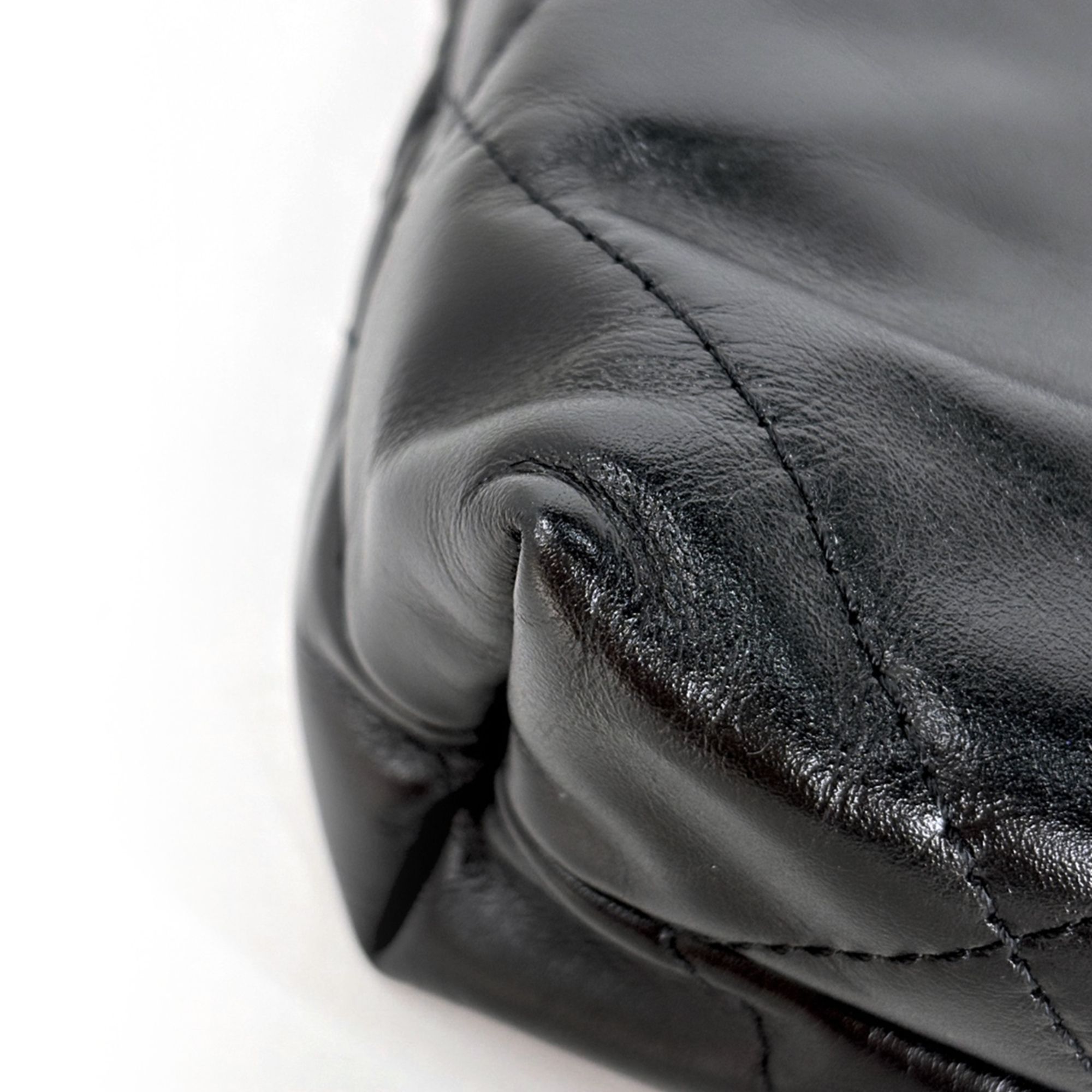 Leather Handbag Shoulder Bag (Pre-Owned) - Chanel - Modalova