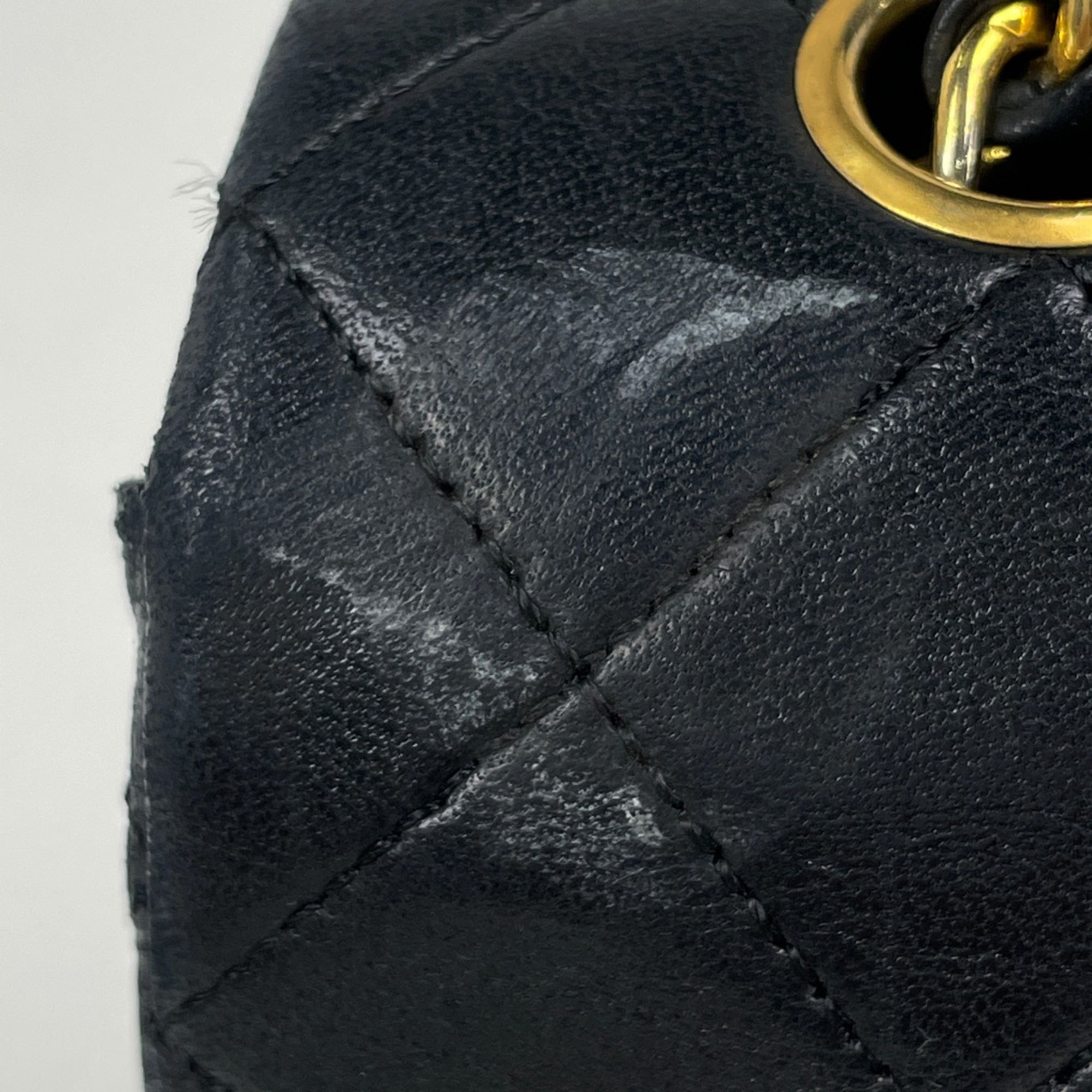Matelasse Leather Shoulder Bag (Pre-Owned) - Chanel - Modalova
