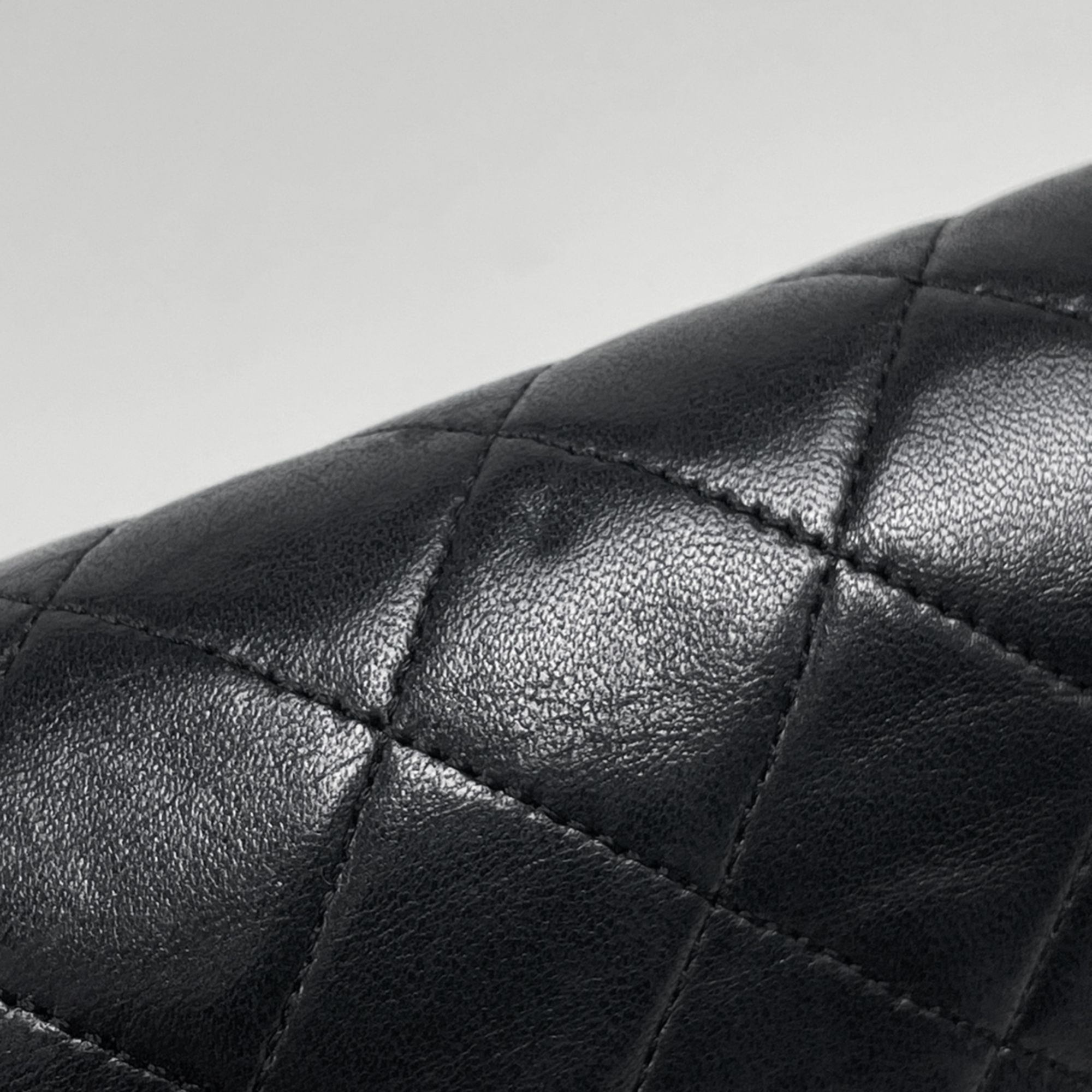 Matelasse Leather Shoulder Bag (Pre-Owned) - Chanel - Modalova
