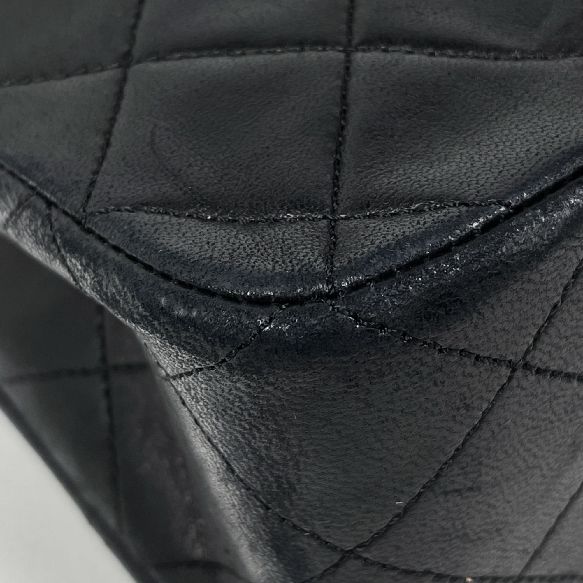 Matelasse Leather Shoulder Bag (Pre-Owned) - Chanel - Modalova