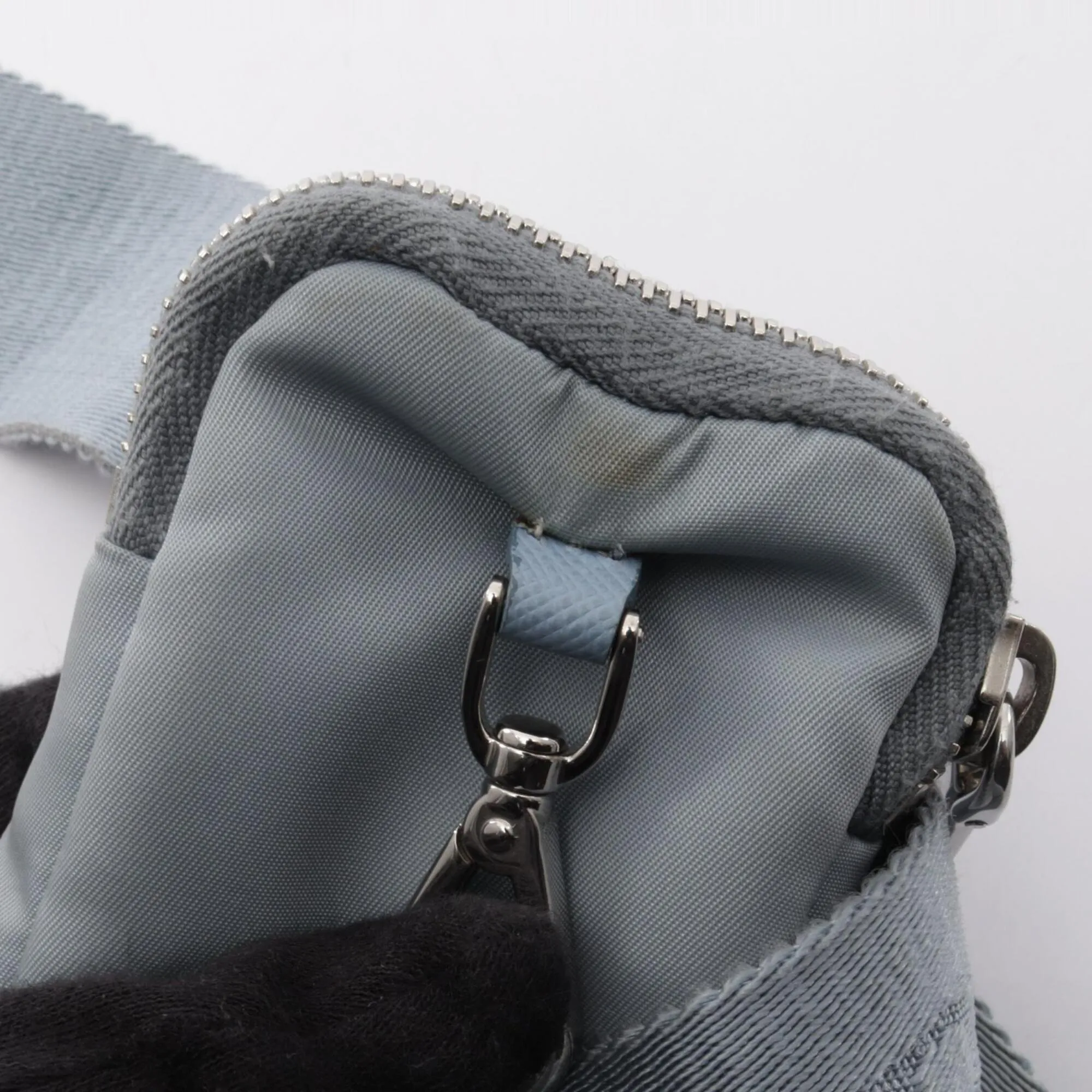 Nylon Saffiano Triangle Handbag Pouch Shoulder Bag (Pre-Owned) - Prada - Modalova