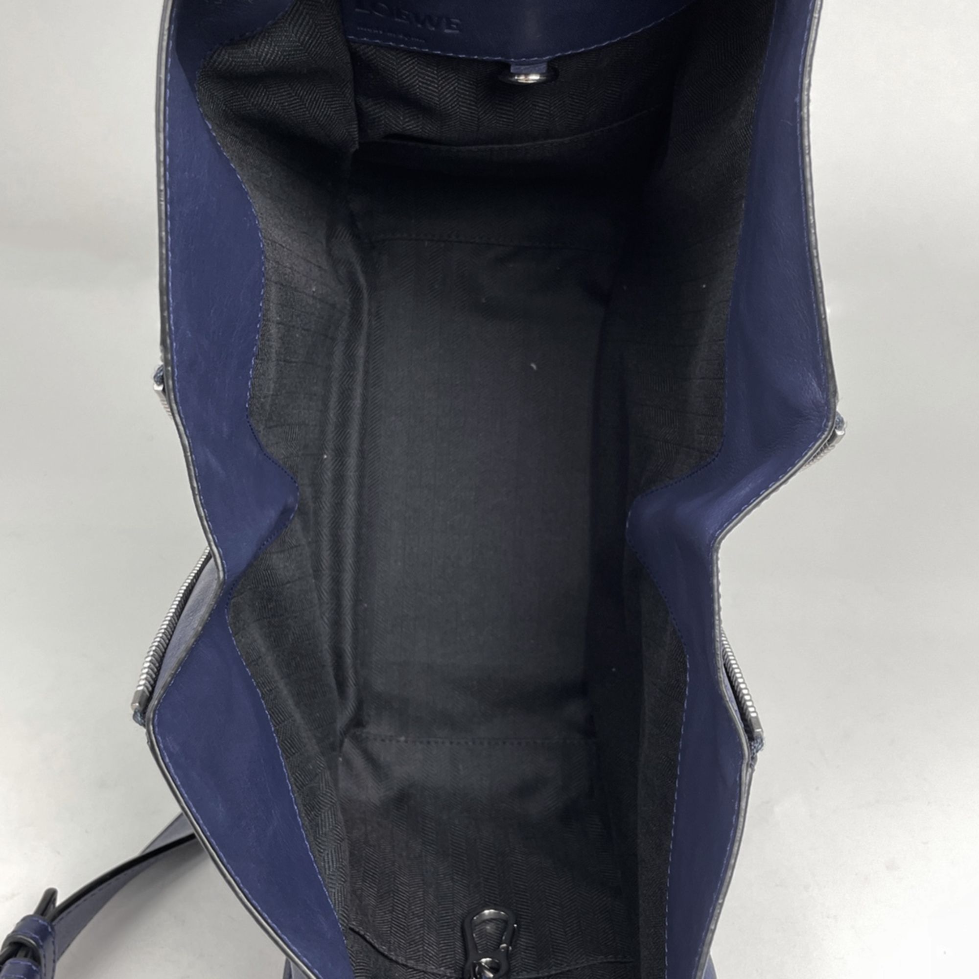 Leather Shoulder Bag (Pre-Owned) - Loewe - Modalova