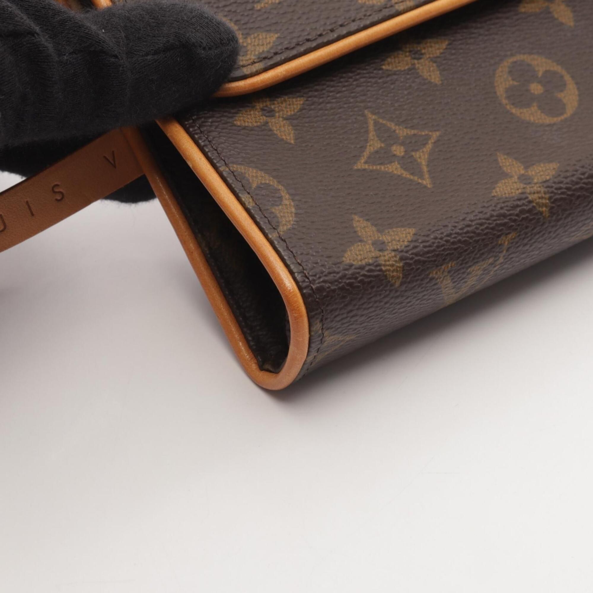 Pvc Coated Canvas Leather Fanny Pack Handbag (Pre-Owned) - Louis Vuitton - Modalova