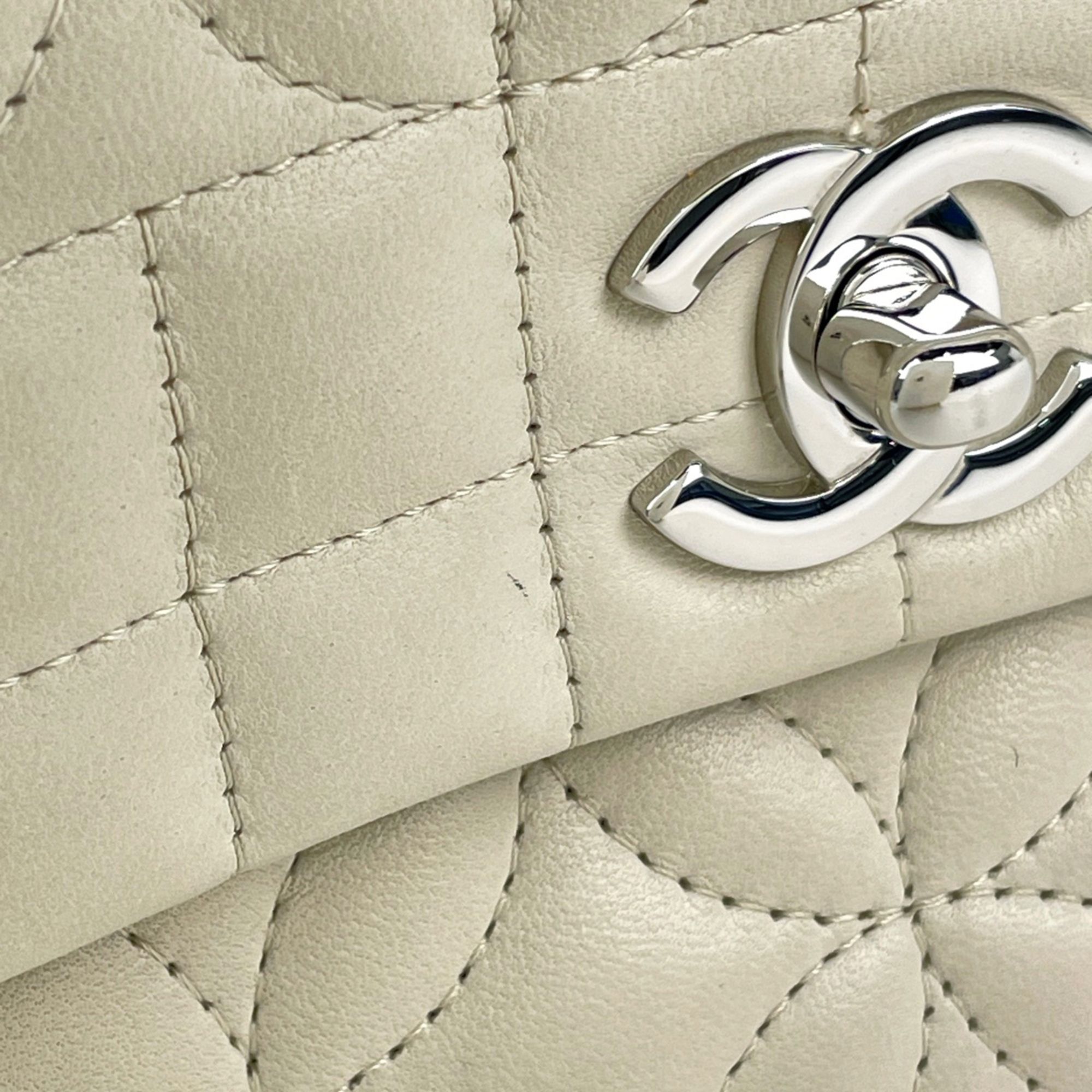 Leather Shoulder Bag (Pre-Owned) - Chanel - Modalova