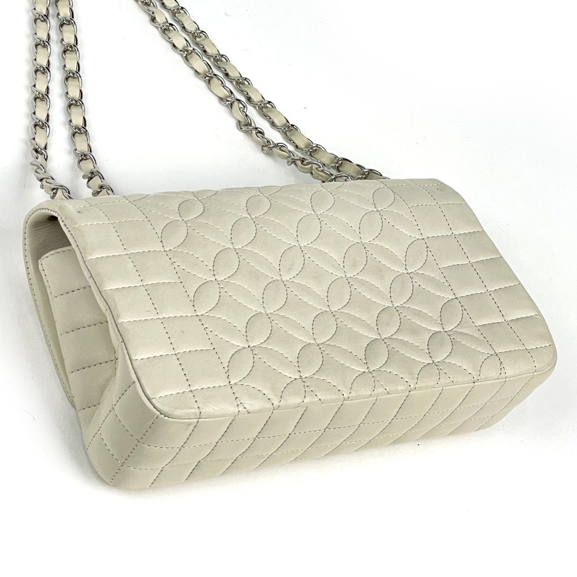 Leather Shoulder Bag (Pre-Owned) - Chanel - Modalova