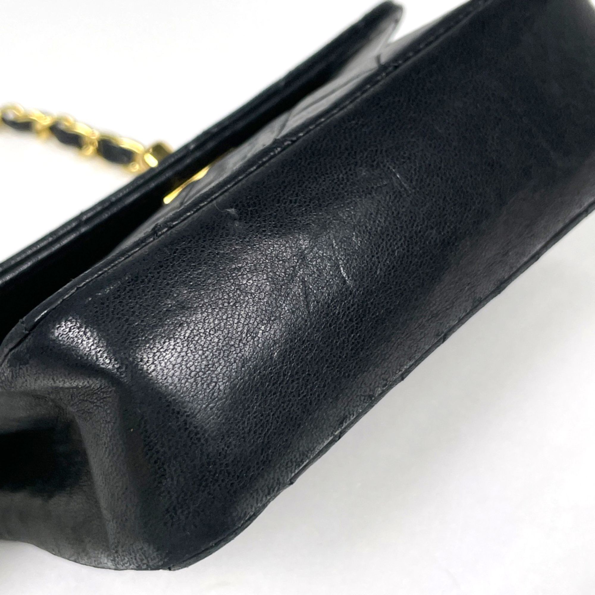 Matelasse Leather Shoulder Bag (Pre-Owned) - Chanel - Modalova