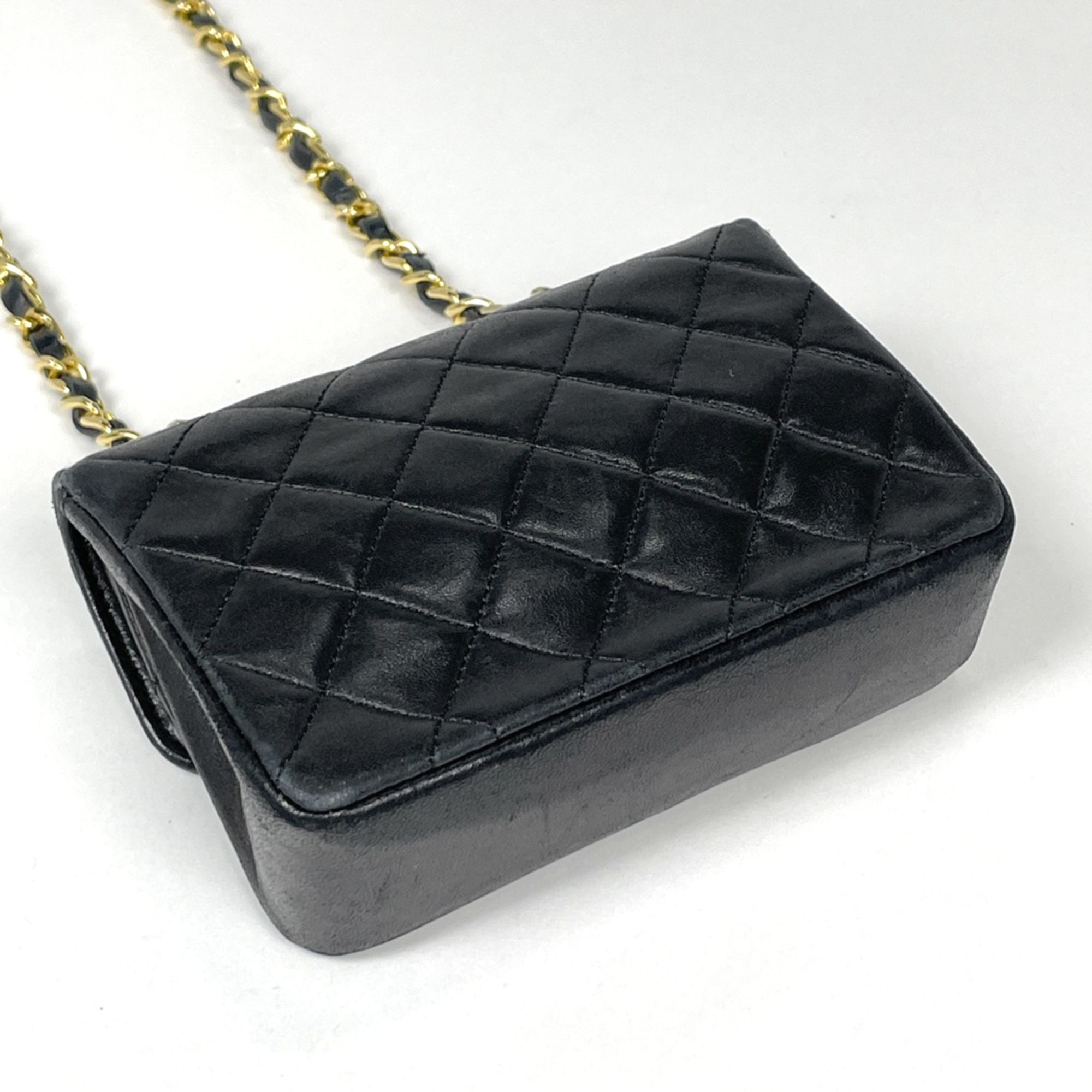 Matelasse Leather Shoulder Bag (Pre-Owned) - Chanel - Modalova