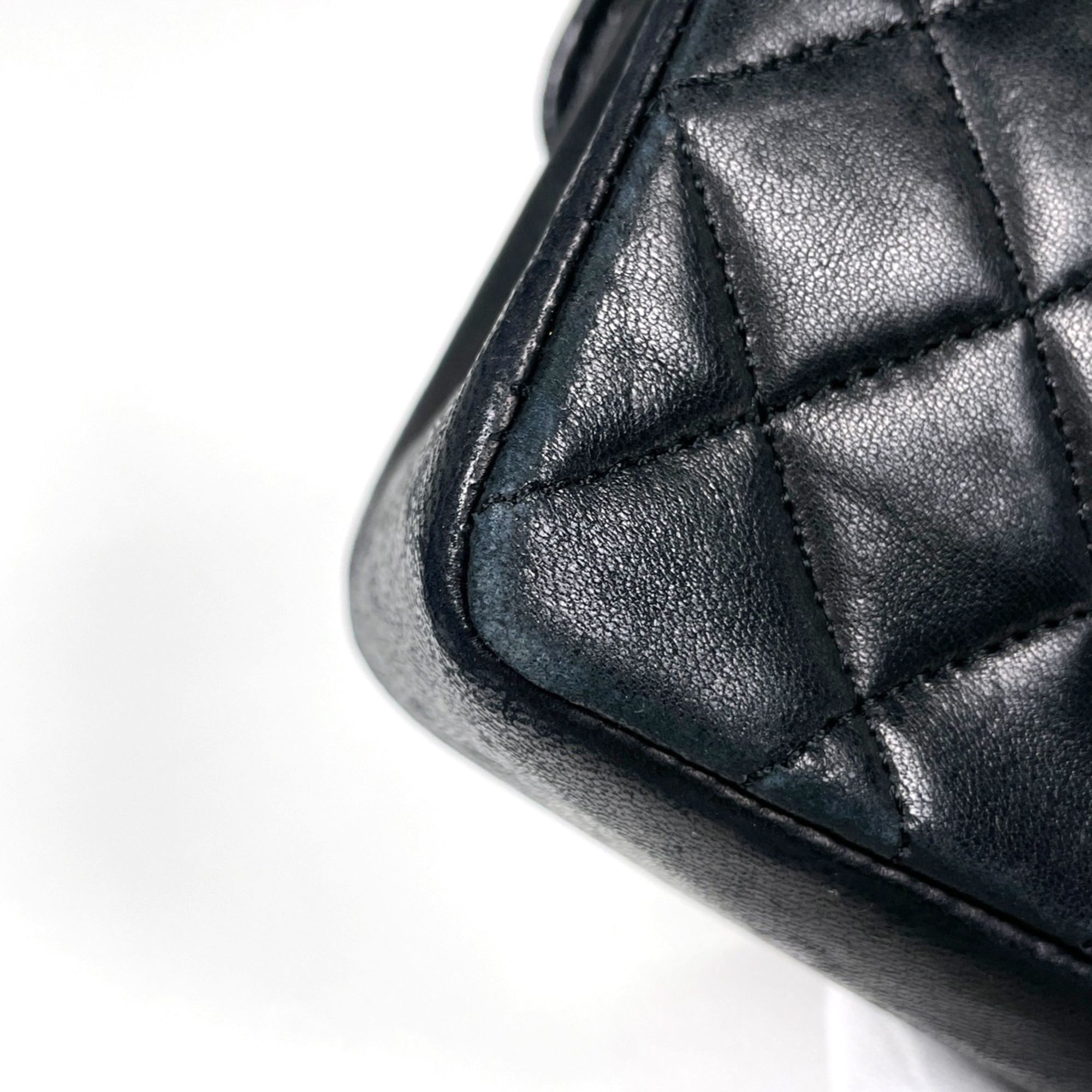 Matelasse Leather Shoulder Bag (Pre-Owned) - Chanel - Modalova