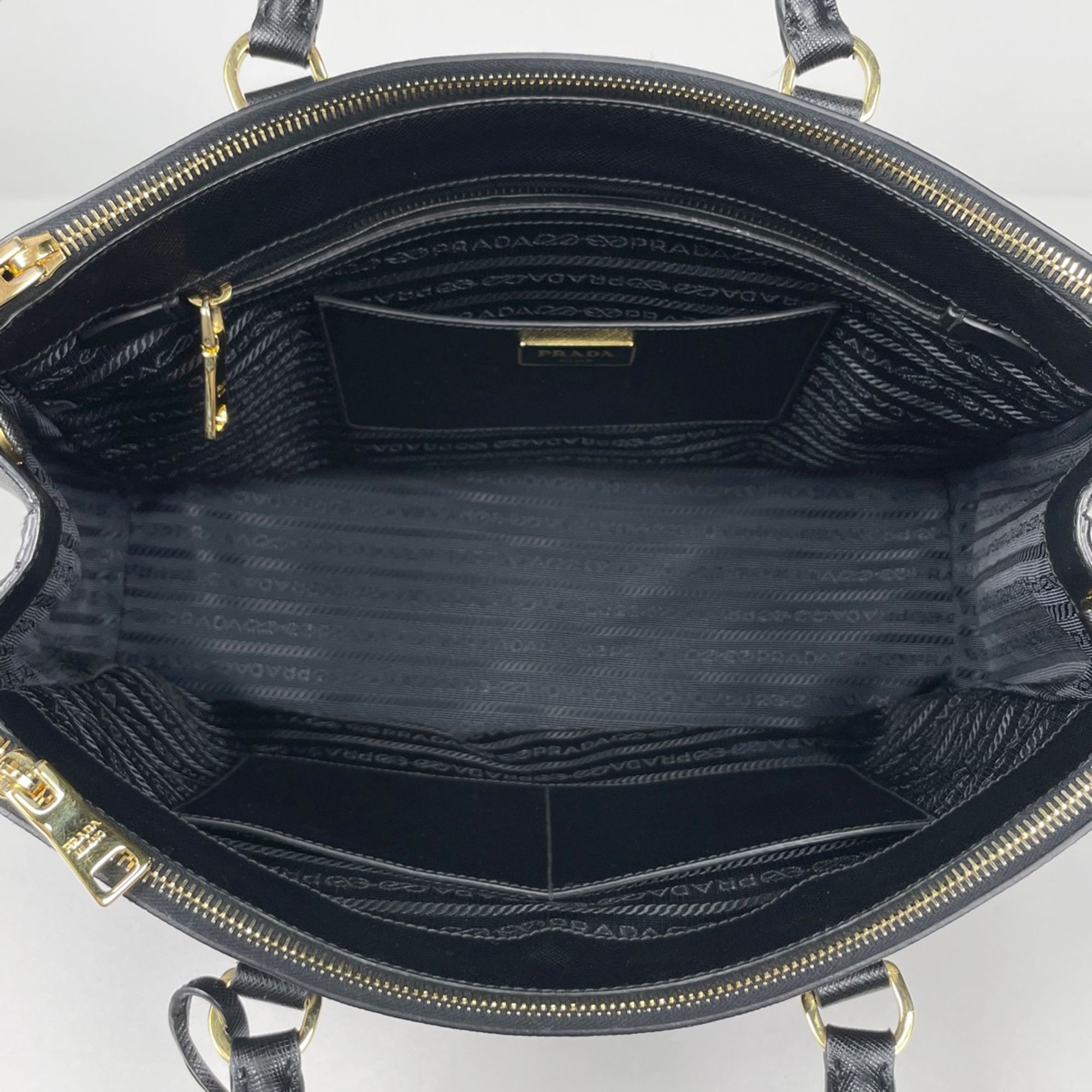 Saffiano Handbag (Pre-Owned) - Prada - Modalova