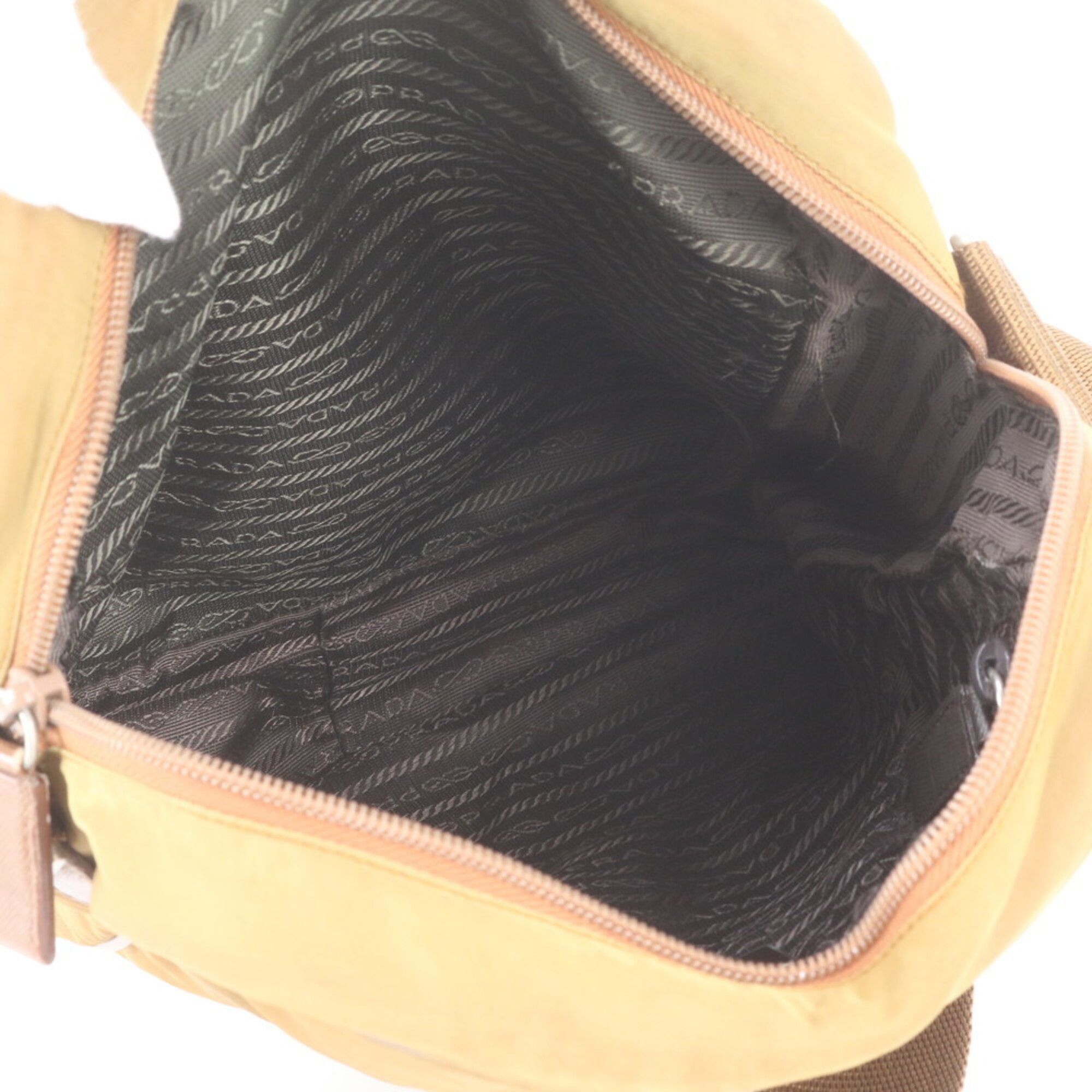Leather Nylon Messenger Bag Shoulder Bag (Pre-Owned) - Prada - Modalova