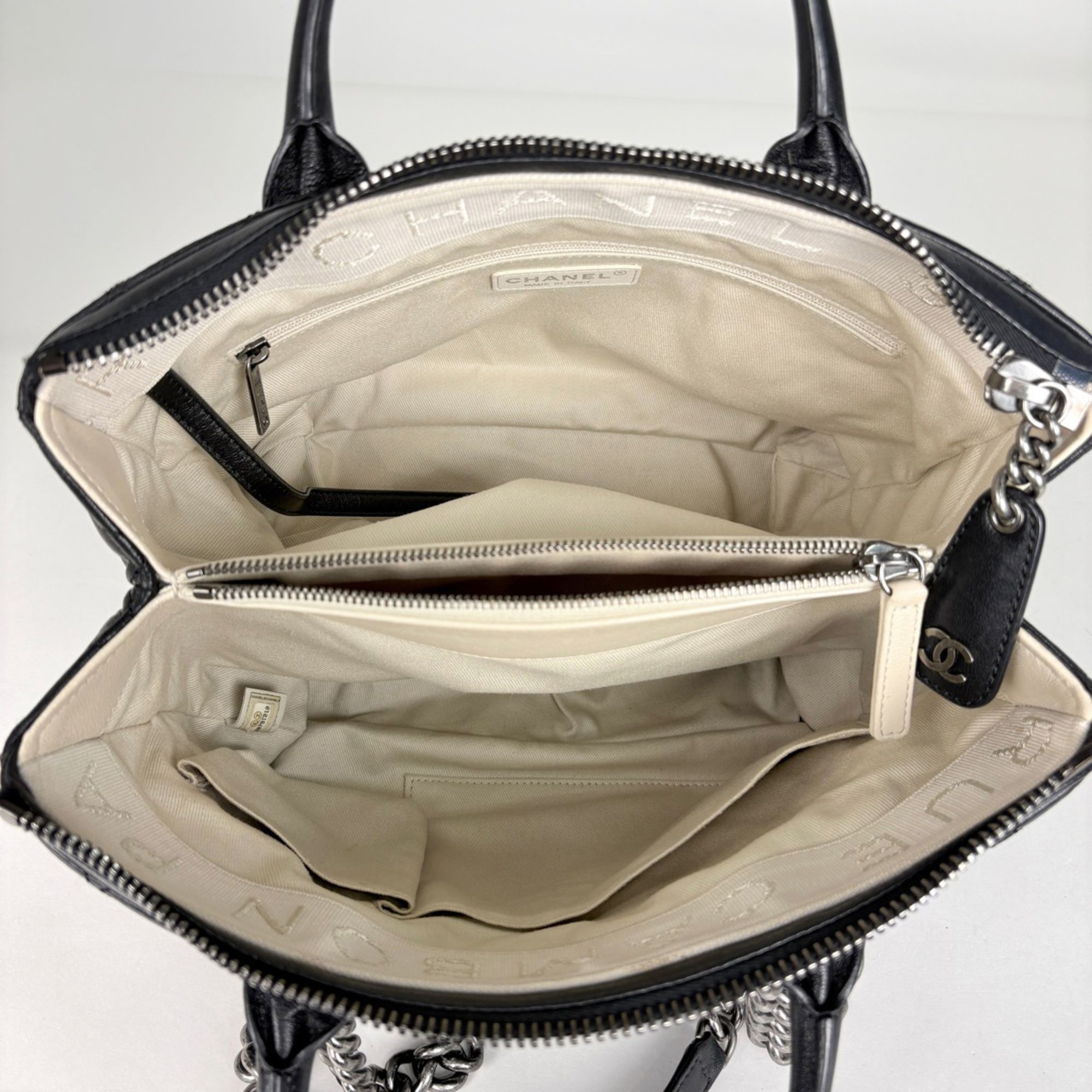 Leather Handbag (Pre-Owned) - Chanel - Modalova