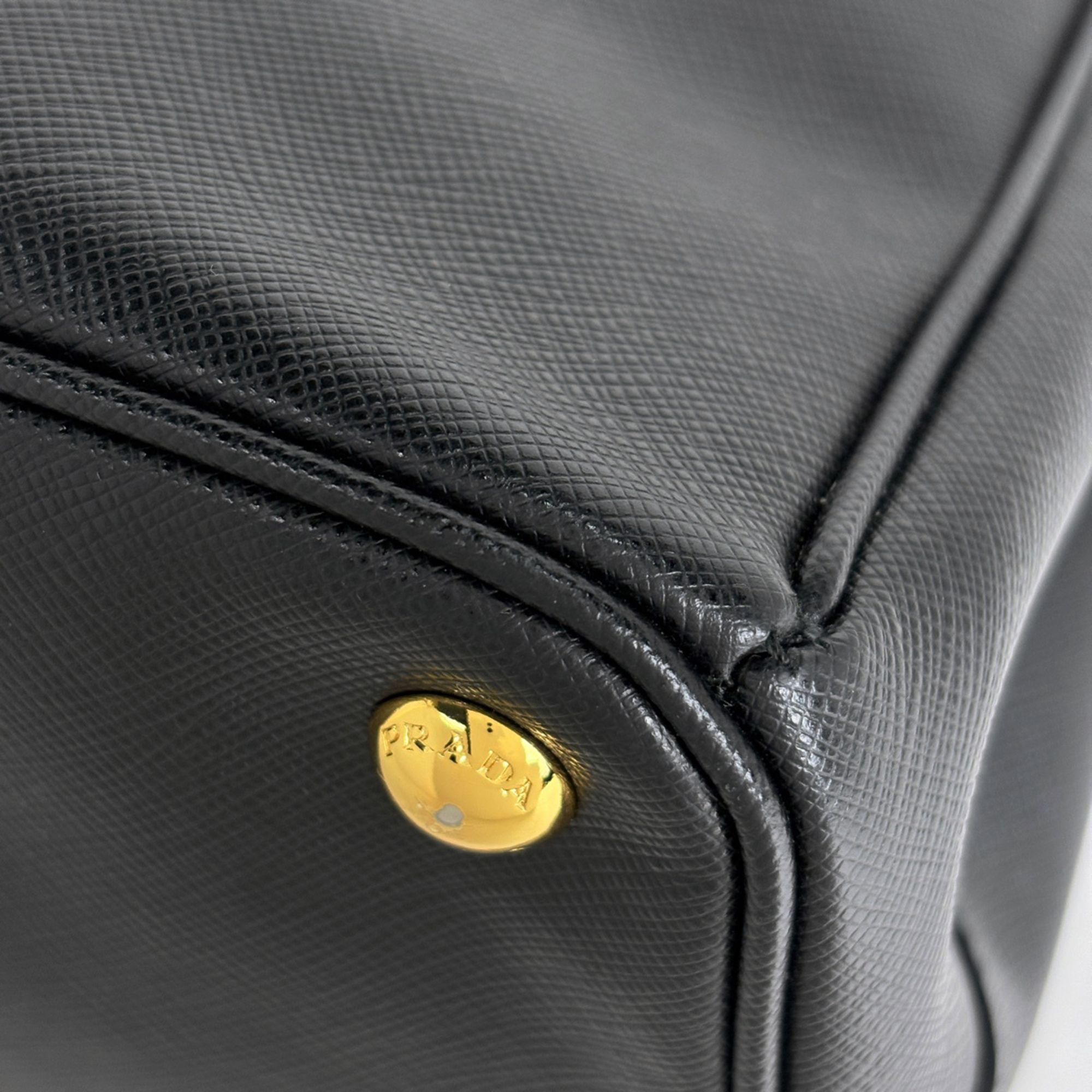 Leather Handbag (Pre-Owned) - Prada - Modalova