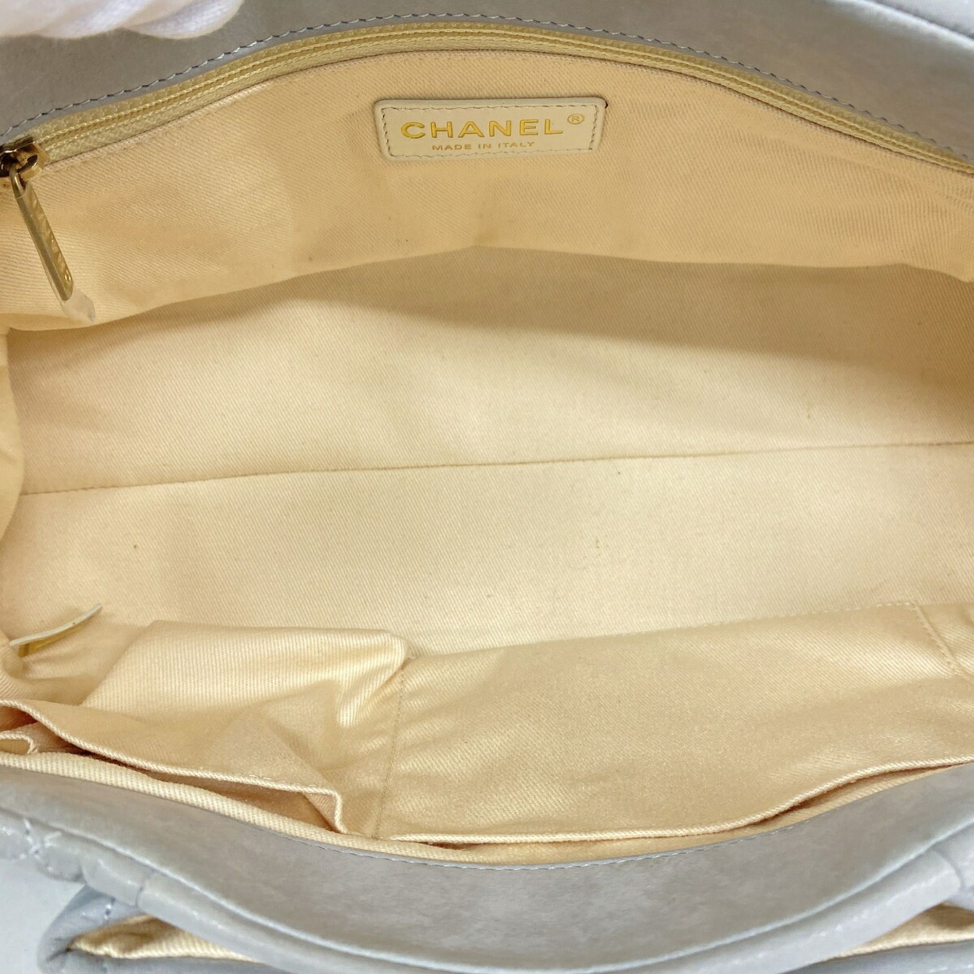 Leather Shoulder Bag (Pre-Owned) - Chanel - Modalova