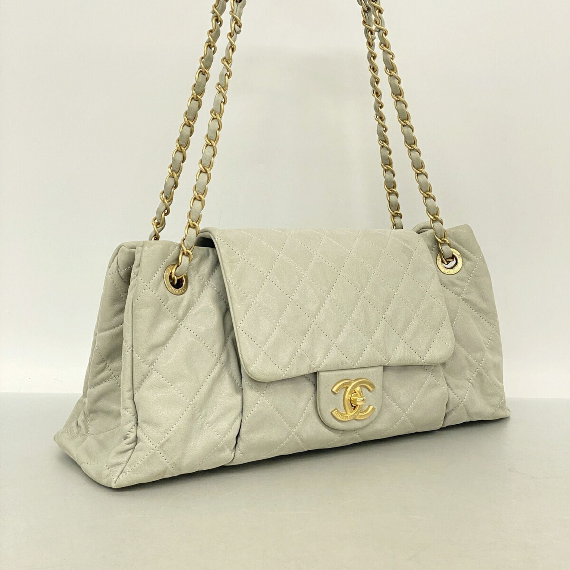 Leather Shoulder Bag (Pre-Owned) - Chanel - Modalova