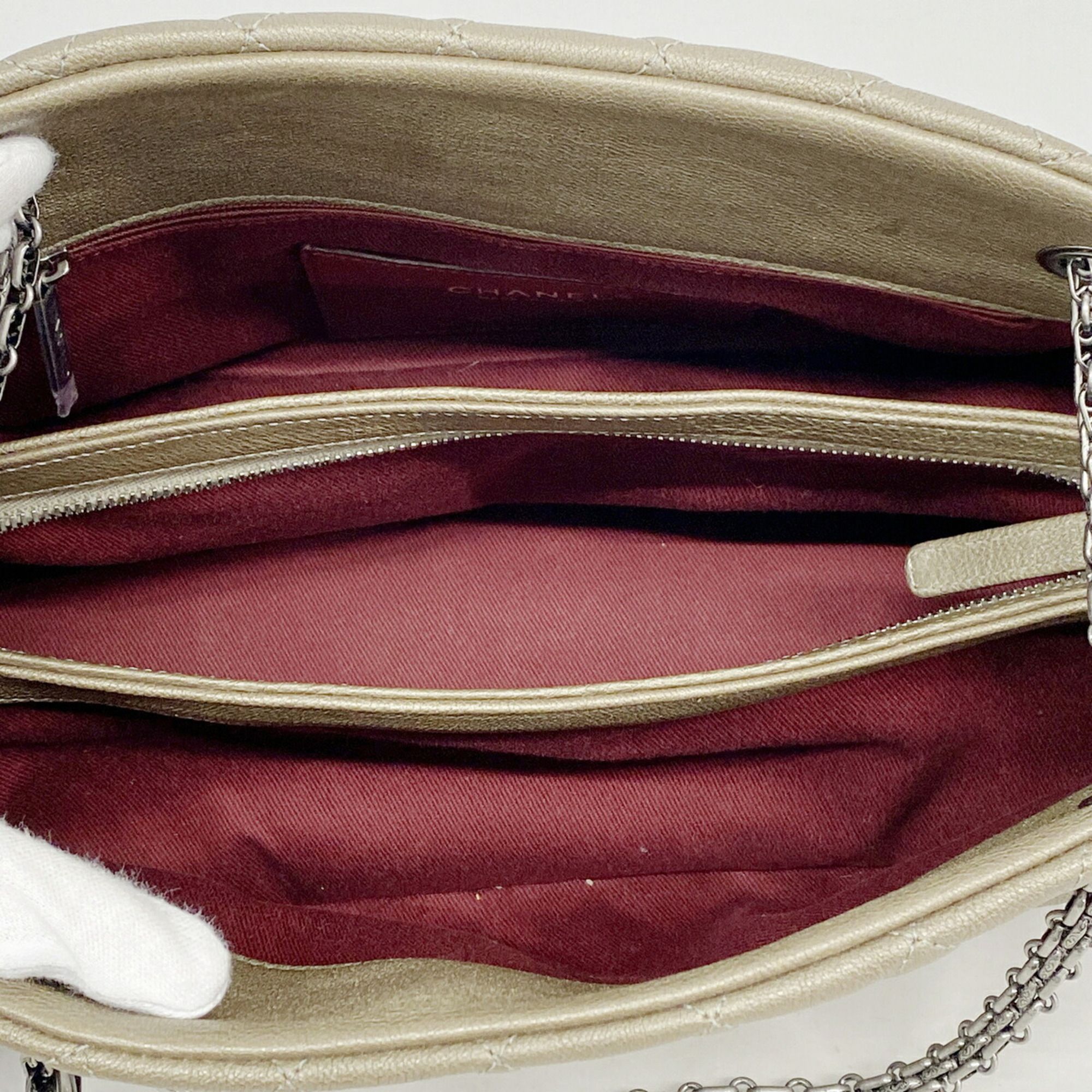 Leather Shoulder Bag (Pre-Owned) - Chanel - Modalova