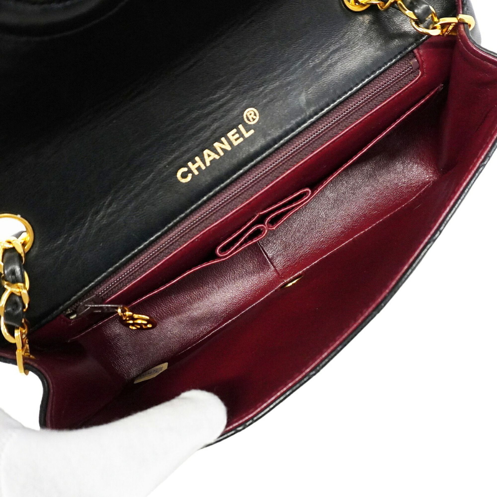 Leather Shoulder Bag (Pre-Owned) - Chanel - Modalova