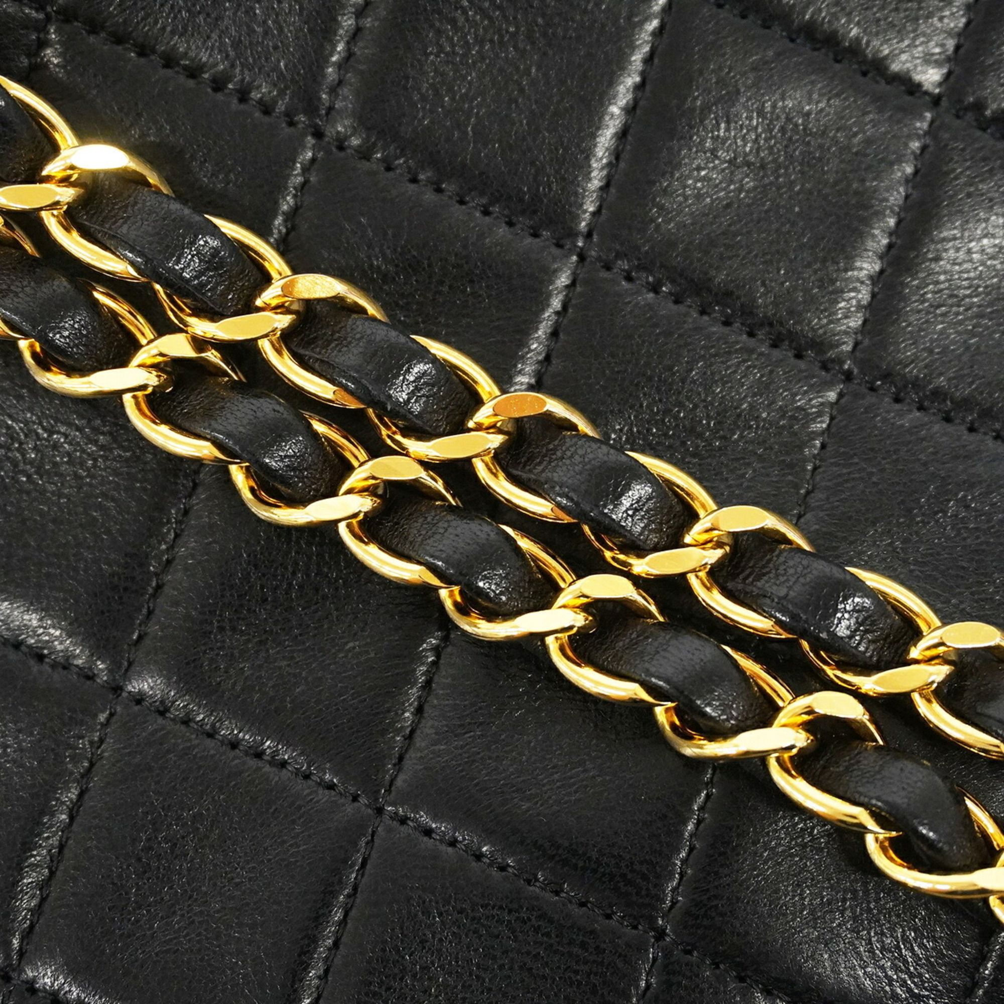 Leather Shoulder Bag (Pre-Owned) - Chanel - Modalova