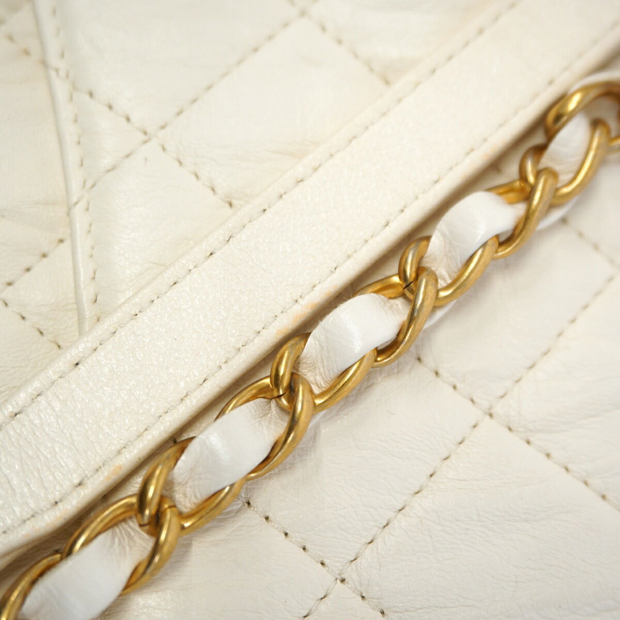 Chanel White Handbag (Pre-Owned) - Chanel - Modalova