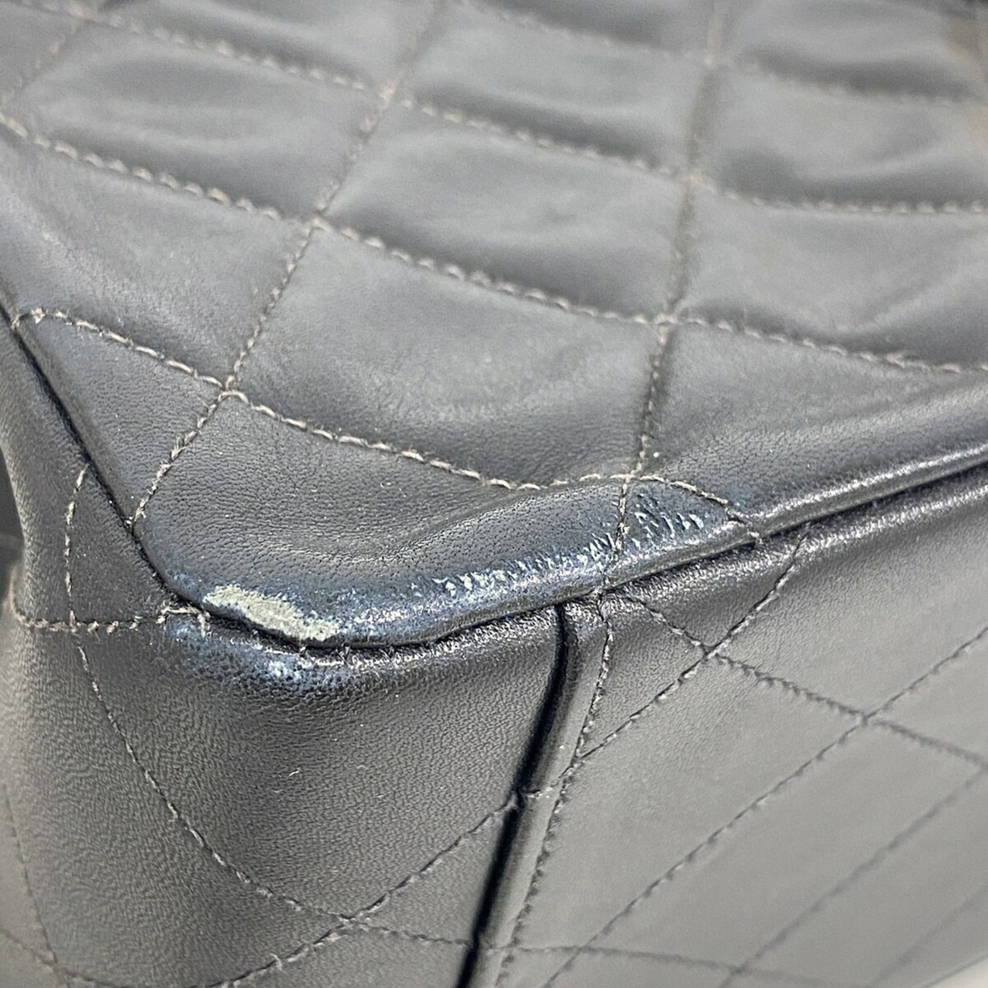 Leather Shoulder Bag (Pre-Owned) - Chanel - Modalova