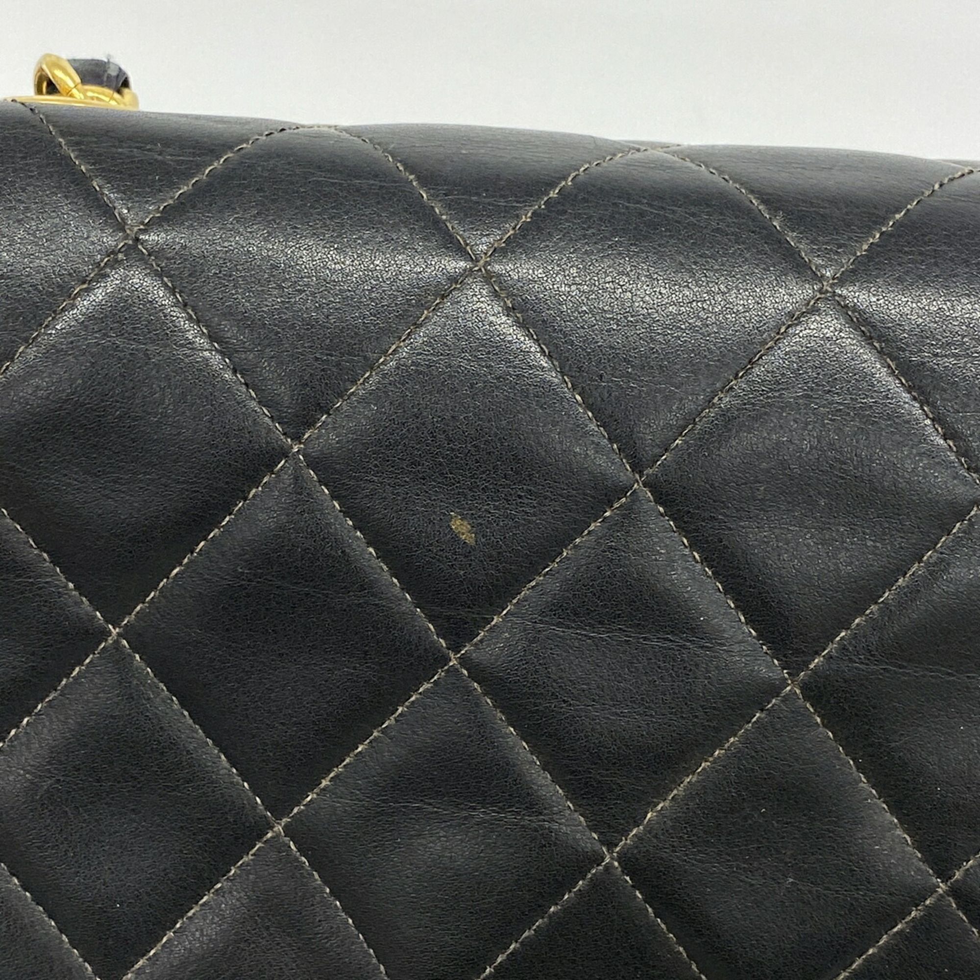 Leather Shoulder Bag (Pre-Owned) - Chanel - Modalova