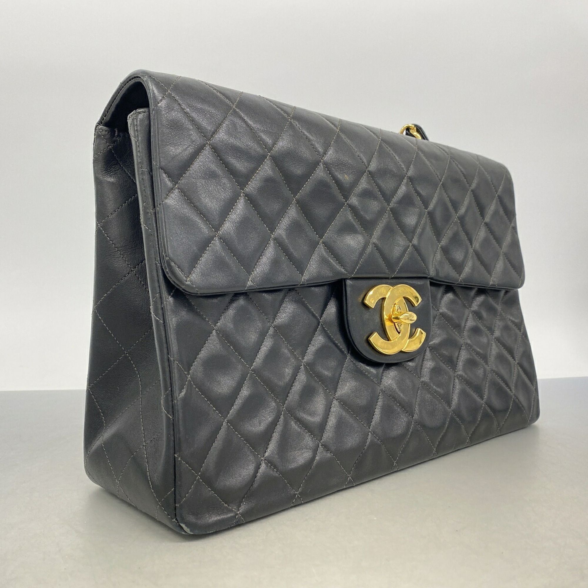 Leather Shoulder Bag (Pre-Owned) - Chanel - Modalova