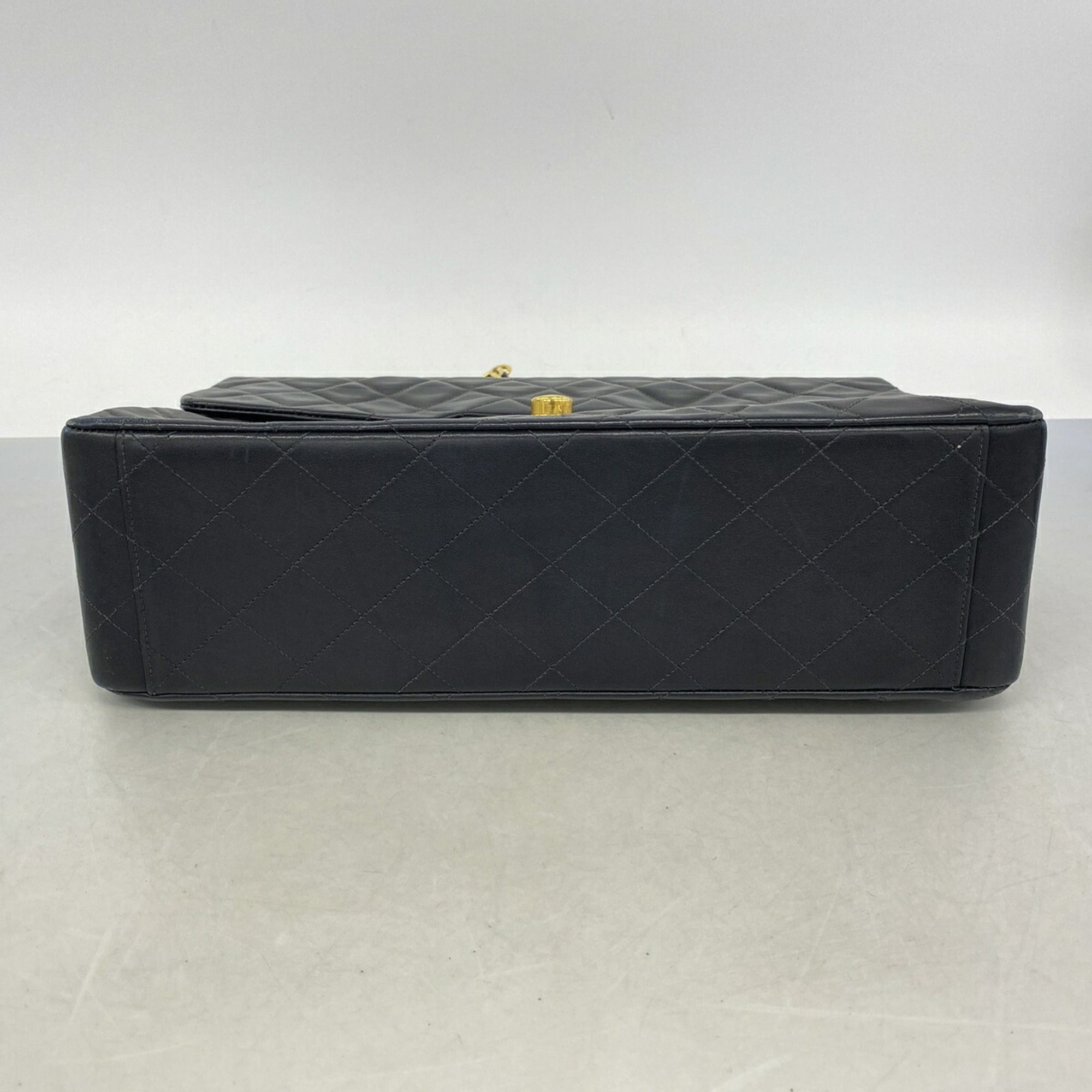 Leather Shoulder Bag (Pre-Owned) - Chanel - Modalova