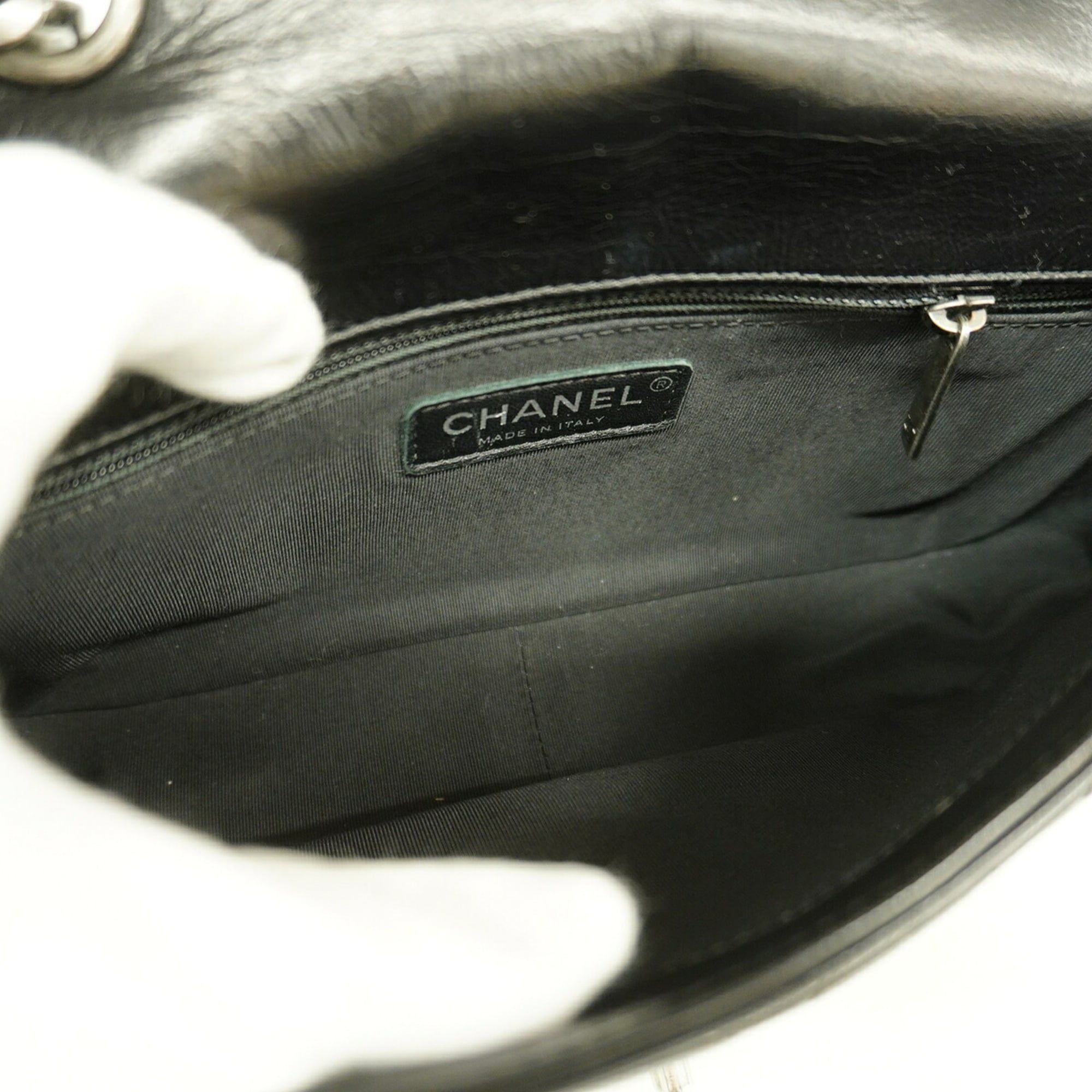 Leather Shoulder Bag (Pre-Owned) - Chanel - Modalova