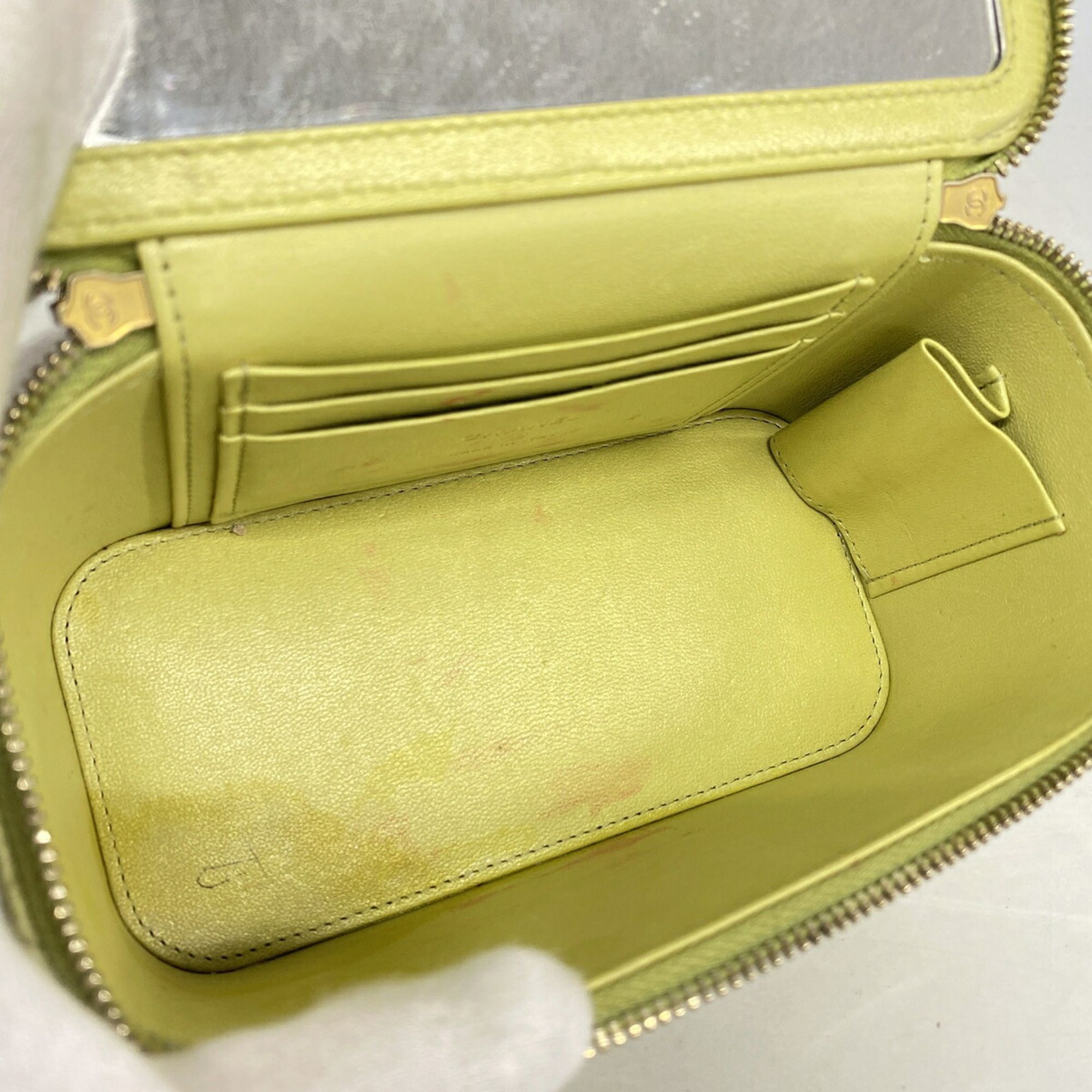 Leather Shoulder Bag (Pre-Owned) - Chanel - Modalova